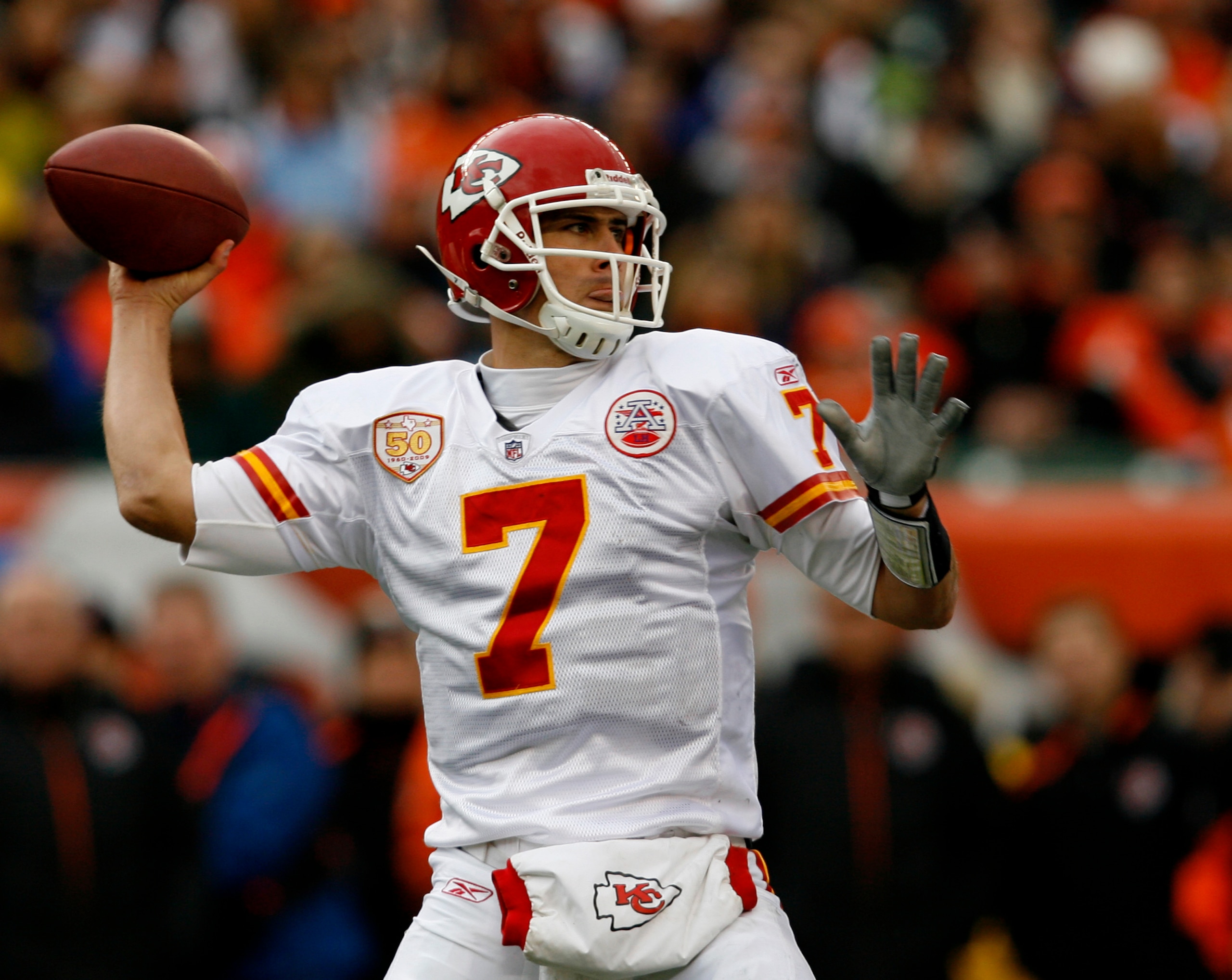 CINCINNATI - DECEMBER 27: Matt Cassel #7 of the Kansas City Chiefs throws under pressure from the Cincinnati Bengals in their NFL game at Paul Brown Stadium December 27, 2009 in Cincinnati, Ohio.    (Photo by John Sommers II/Getty Images)