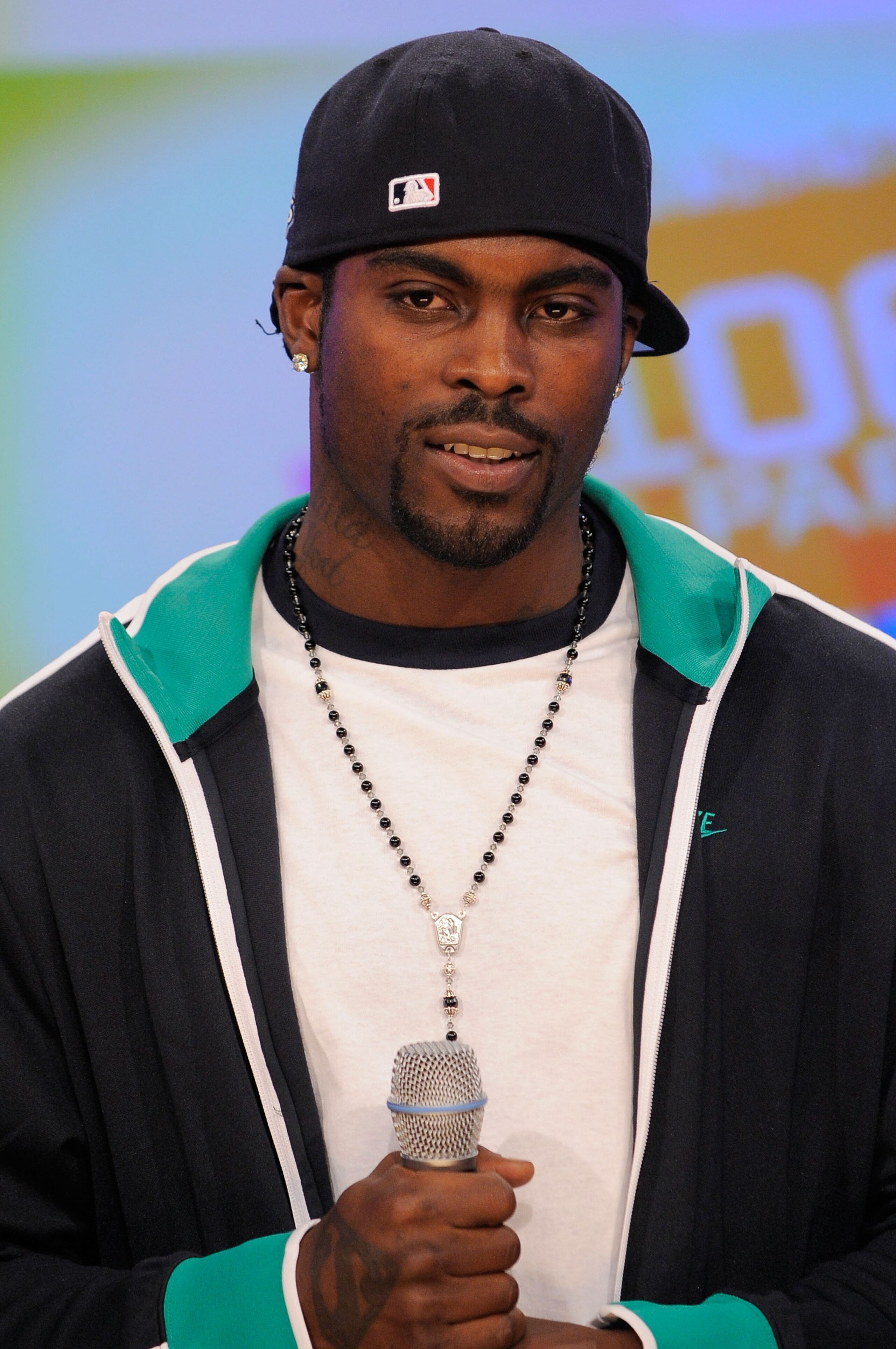 NEW YORK - FEBRUARY 02:  National Football League player Michael Vick visits BET 106 & Park at BET Studios on February 2, 2010 in New York City.  (Photo by Jemal Countess/Getty Images)