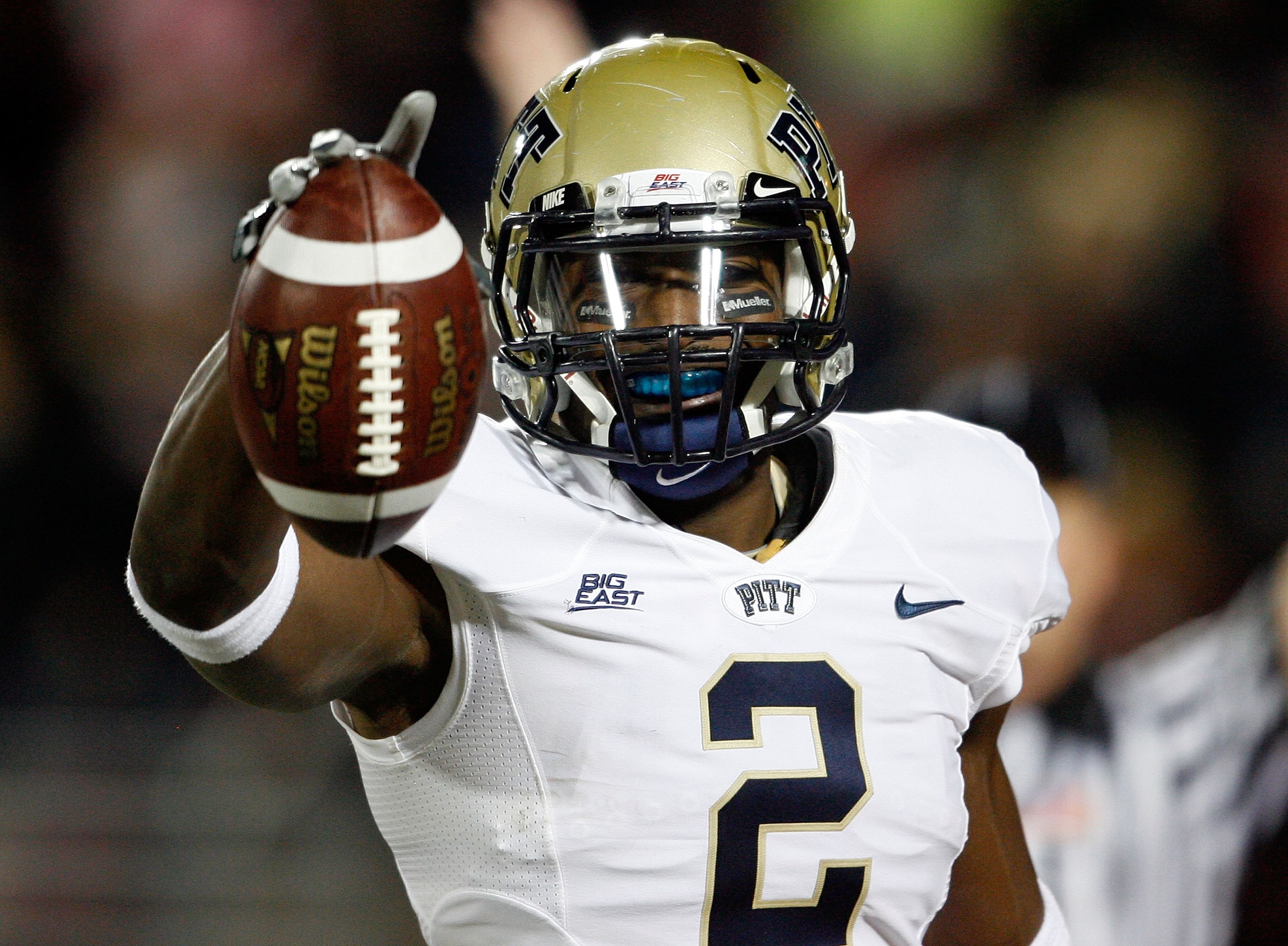 LOUISVILLE, KY - OCTOBER 02:  Dorin Dickerson #2 of the Pittsburgh Panthers celebrates after catching a touchdown pass during the Big East Conference game against the Louisville Cardinals at Papa John's Cardinal Stadium on October 2, 2009 in Louisville, K
