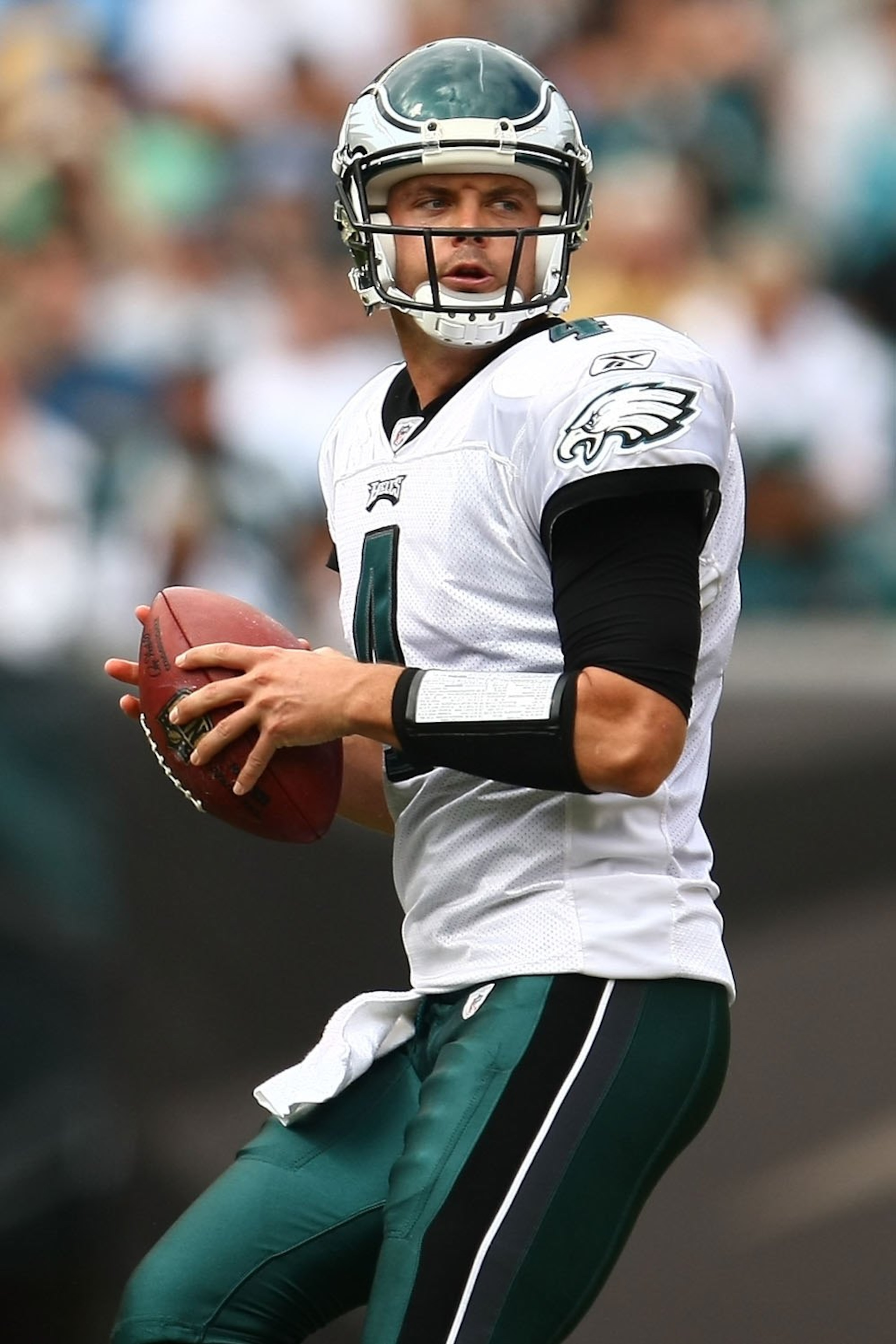 PHILADELPHIA - SEPTEMBER 27: Kevin Kolb #4 of the Philadelphia Eagles looks to pass against the Kansas City Chiefs on September 27, 2009 at Lincoln Financial Field in Philadelphia, Pennsylvania. (Photo by Chris McGrath/Getty Images) PHILADELPHIA - SEPTEMBER 27: Kevin Kolb #4 of the Philadelphia Eagles looks to pass against the Kansas City Chiefs on September 27, 2009 at Lincoln Financial Field in Philadelphia, Pennsylvania. (Photo by Chris McGrath/Getty Images)