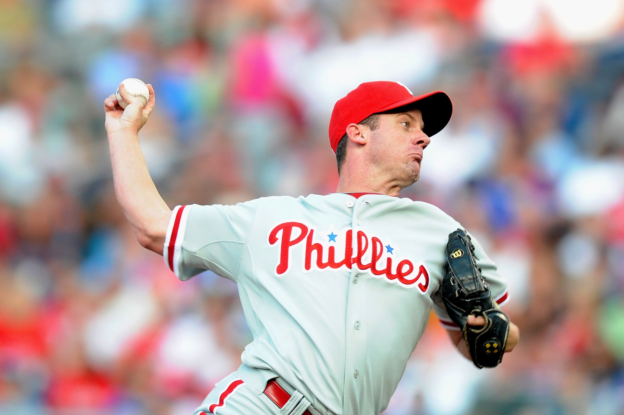 WASHINGTON - JULY 30: Roy Oswalt #44 of the Philadelphia Phillies pitches against the Washington Nationals at Nationals Park on July 30, 2010 in Washington, DC. (Photo by Greg Fiume/Getty Images) WASHINGTON - JULY 30: Roy Oswalt #44 of the Philadelphia Phillies pitches against the Washington Nationals at Nationals Park on July 30, 2010 in Washington, DC. (Photo by Greg Fiume/Getty Images)