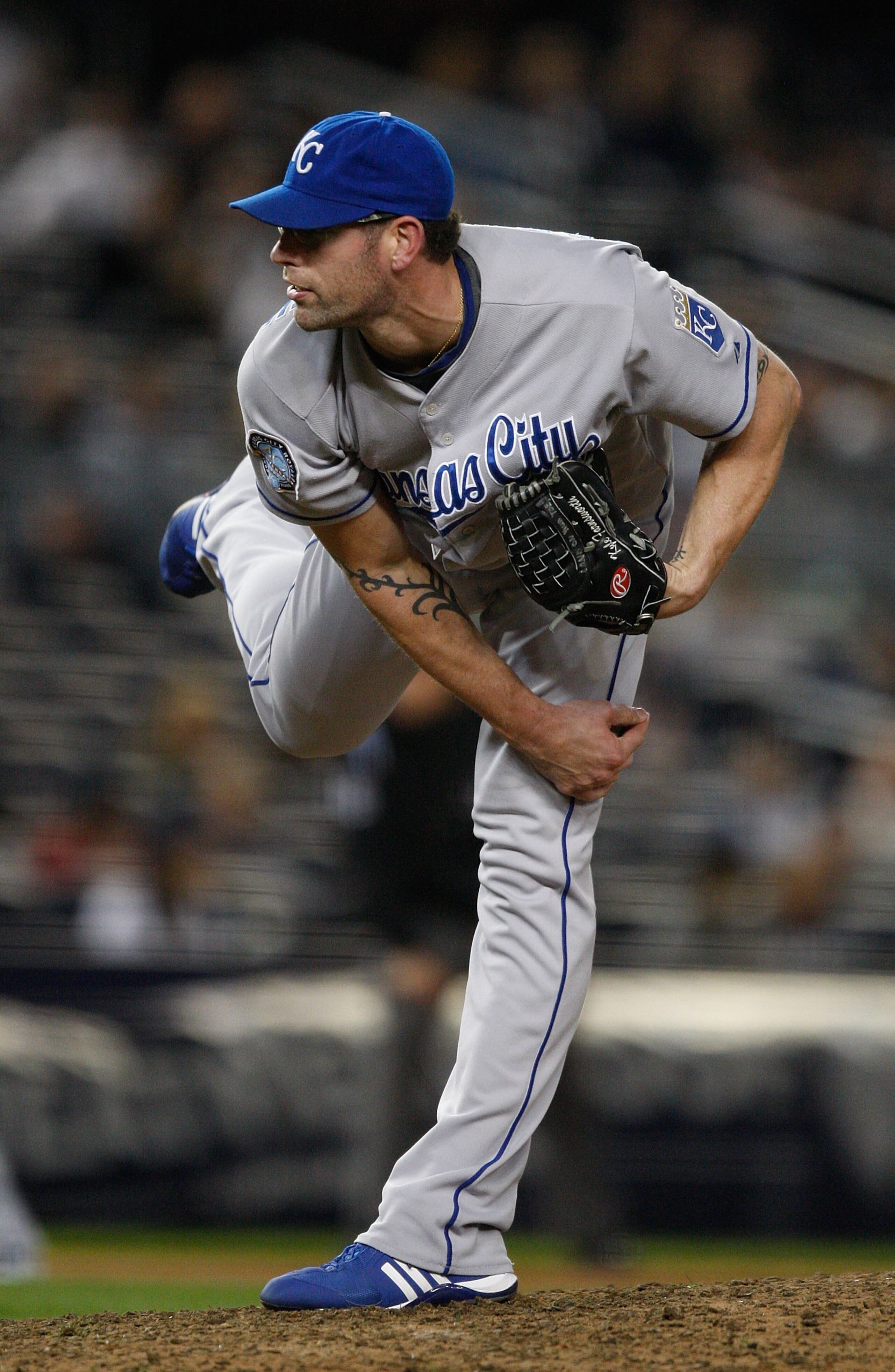 NEW YORK - SEPTEMBER 29: Kyle Farnsworth #40 of the Kansas City Royals pitches against the New York Yankees during the game on September 29, 2009 at Yankee Stadium in the Bronx borough of New York City. (Photo by Jared Wickerham/Getty Images) NEW YORK - SEPTEMBER 29: Kyle Farnsworth #40 of the Kansas City Royals pitches against the New York Yankees during the game on September 29, 2009 at Yankee Stadium in the Bronx borough of New York City. (Photo by Jared Wickerham/Getty Images)
