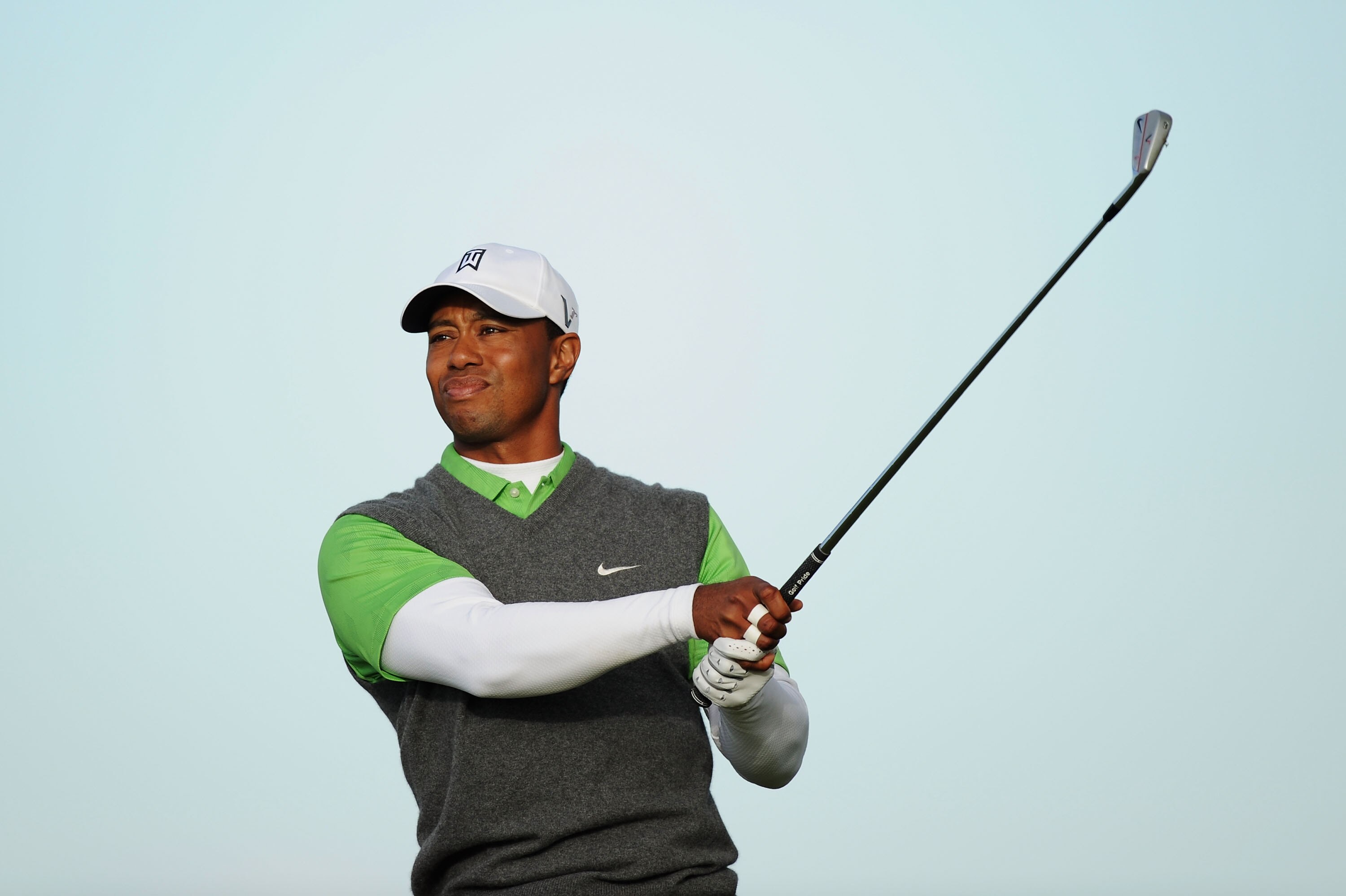 ST ANDREWS, SCOTLAND - JULY 16:  Tiger Woods of the USA tees off on the 11th hole during the second round of the 139th Open Championship on the Old Course, St Andrews on July 16, 2010 in St Andrews, Scotland.  (Photo by Harry How/Getty Images)