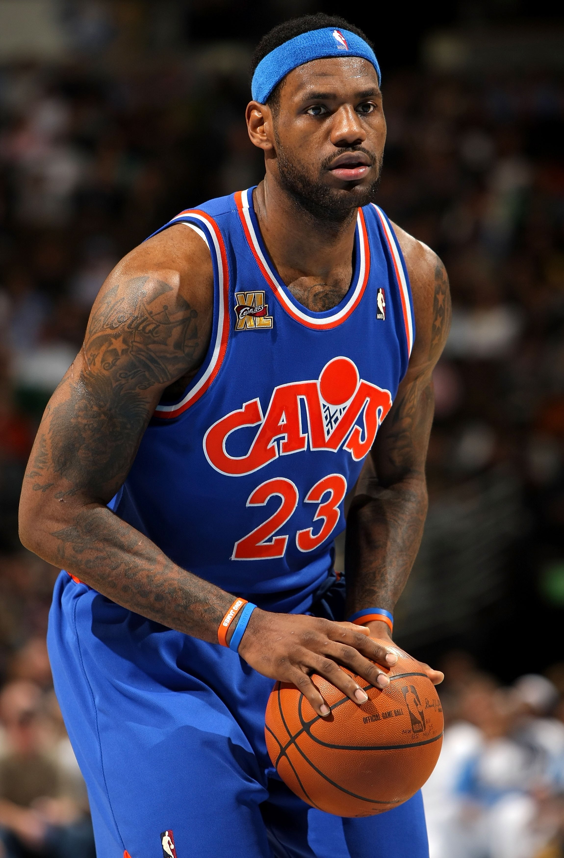 DENVER - JANUARY 08:  LeBron James #23 of the Cleveland Cavaliers takes a free throw against the Denver Nuggets during NBA action at Pepsi Center on January 8, 2010 in Denver, Colorado. The Nuggets defeated the Cavaliers 99-97. NOTE TO USER: User expressl