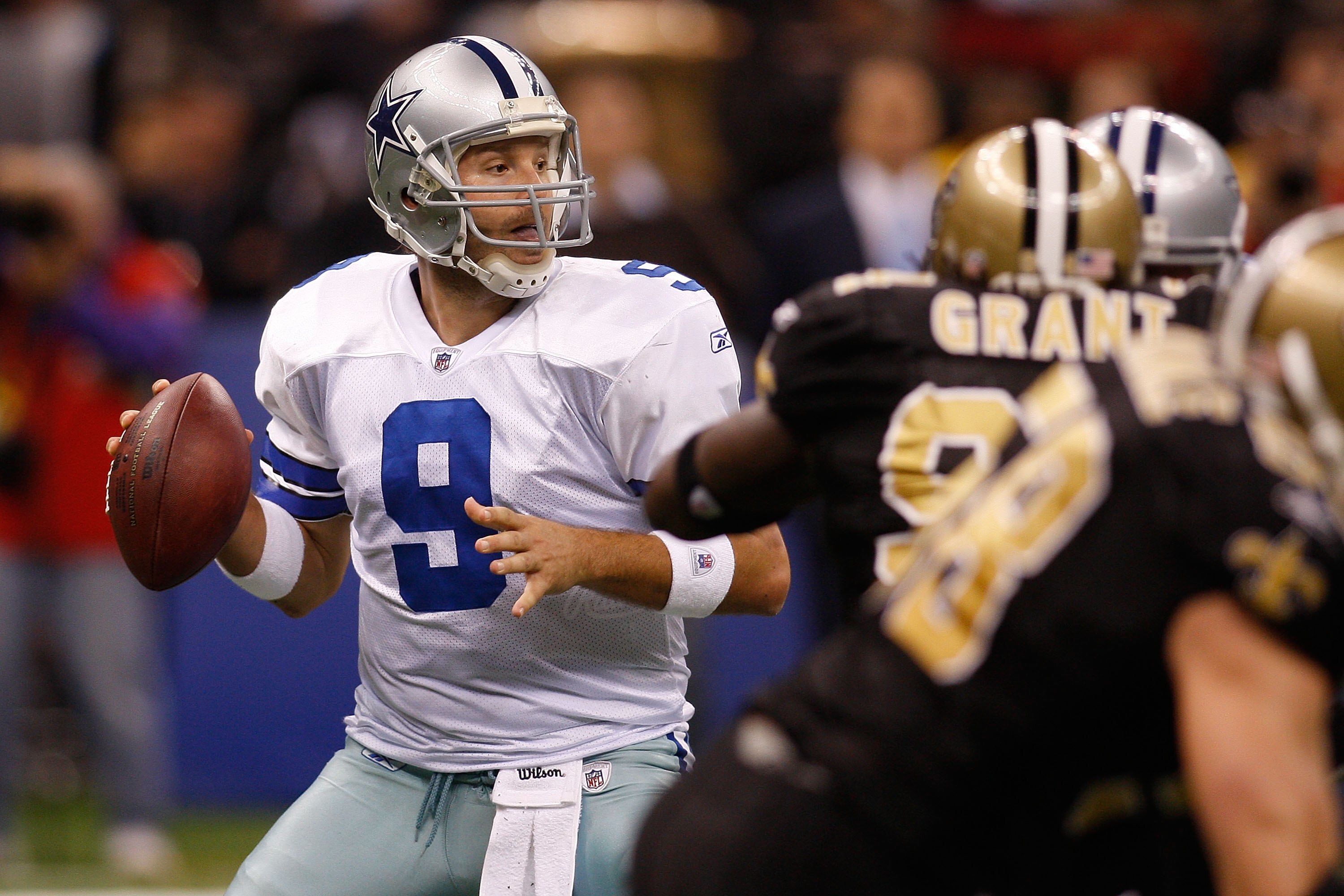 NEW ORLEANS - DECEMBER 19:  Quarterback Tony Romo #9 of the Dallas Cowboys during the game against the New Orleans Saints at Louisiana Superdome on December 19, 2009 in New Orleans, Louisiana.  (Photo by Chris Graythen/Getty Images)