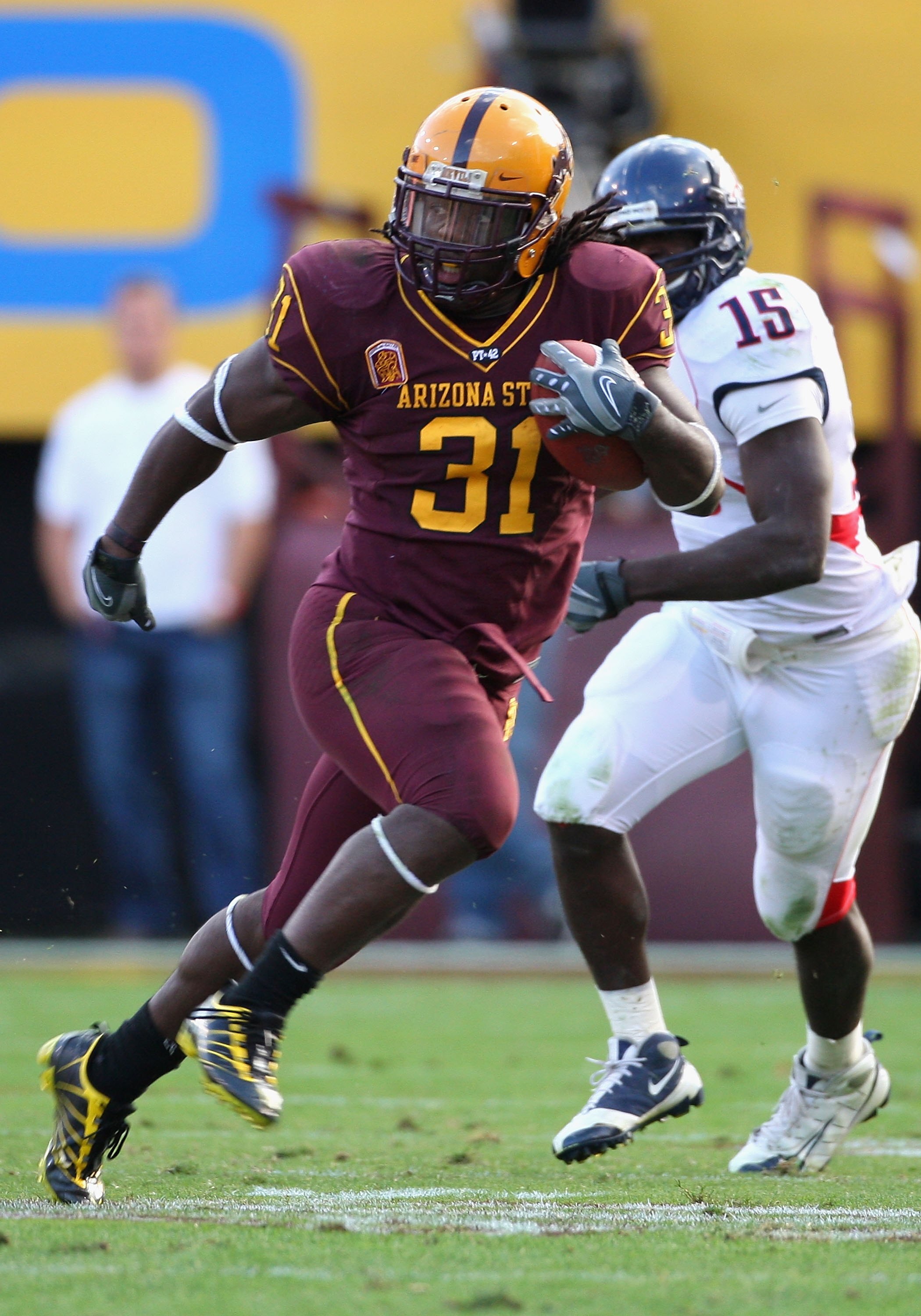 TEMPE, AZ - NOVEMBER 28:  Runningback Dimitri Nance #31 of the Arizona State Sun Devils rushes the football during the college football game against the Arizona Wildcats at Sun Devil Stadium on November 28, 2009 in Tempe, Arizona.  The Wildcats defeated t