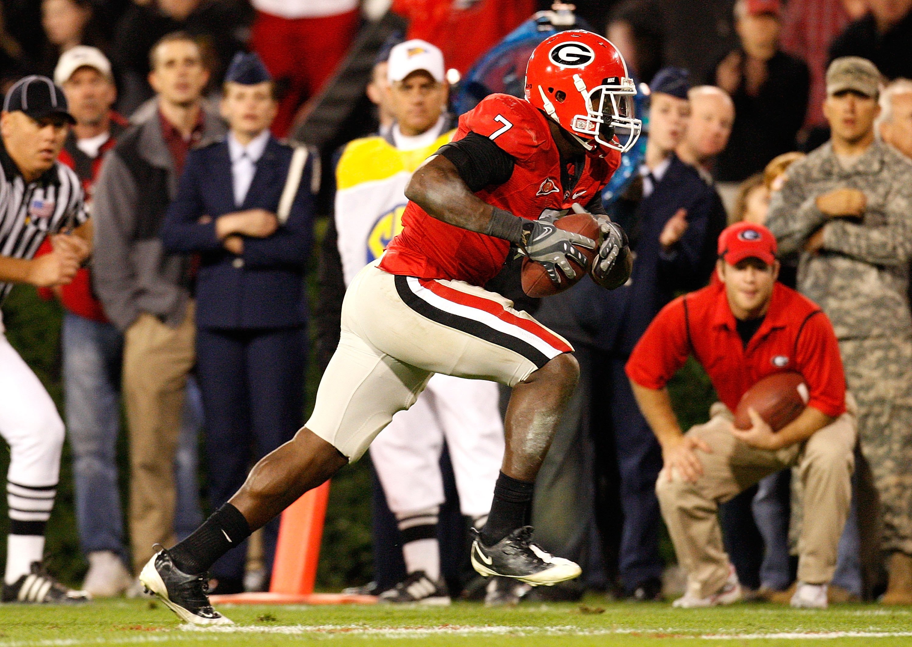 ATHENS, GA - NOVEMBER 21:  Orson Charles #7 of the Georgia Bulldogs against the Kentucky Wildcats at Sanford Stadium on November 21, 2009 in Athens, Georgia.  (Photo by Kevin C. Cox/Getty Images)
