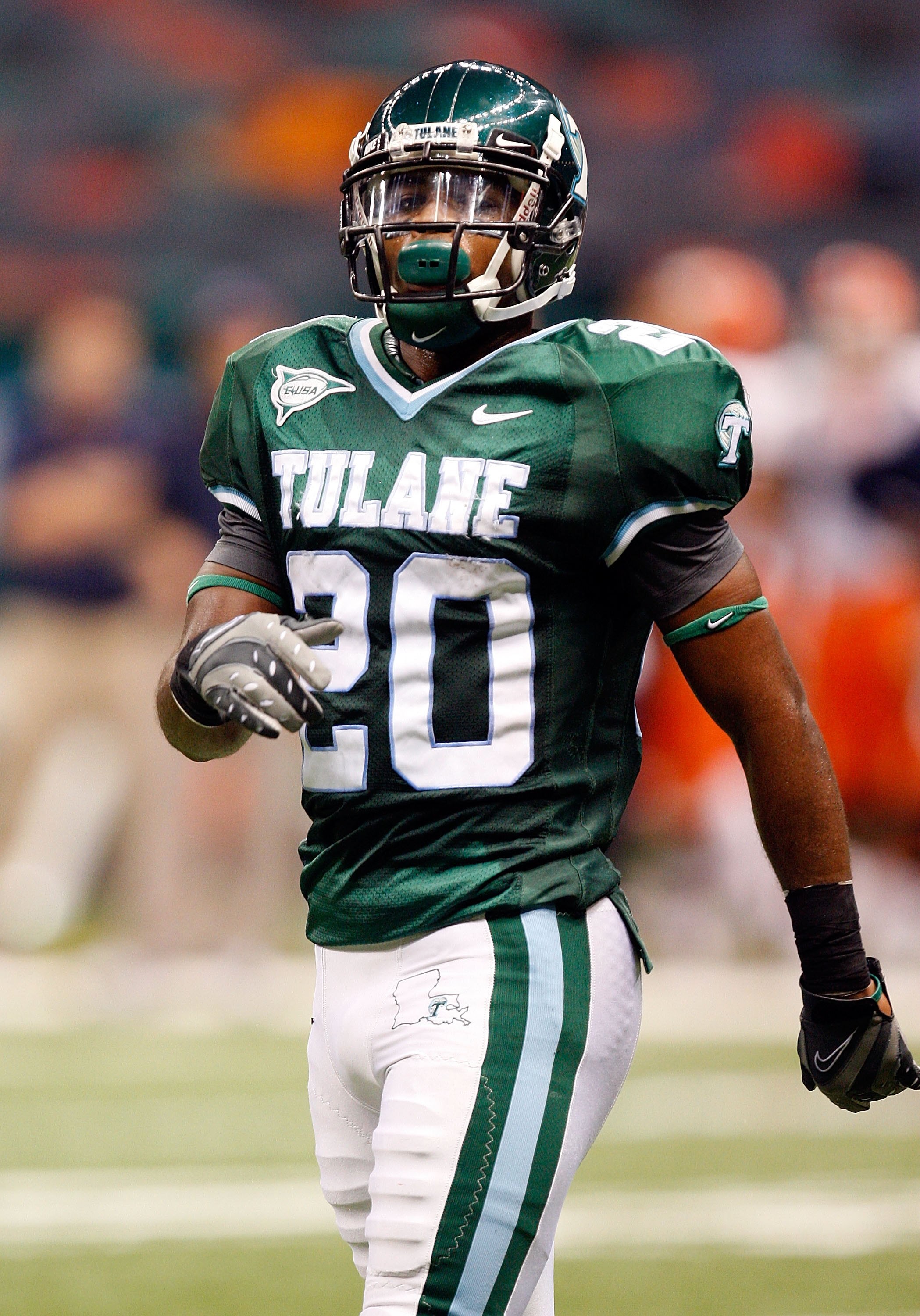 NEW ORLEANS - NOVEMBER 07:  Wide receiver Jeremy Williams #20 of the Tulane Green Wave at Louisana Superdome on November 7, 2009 in New Orleans, Louisiana.  (Photo by Ronald Martinez/Getty Images)
