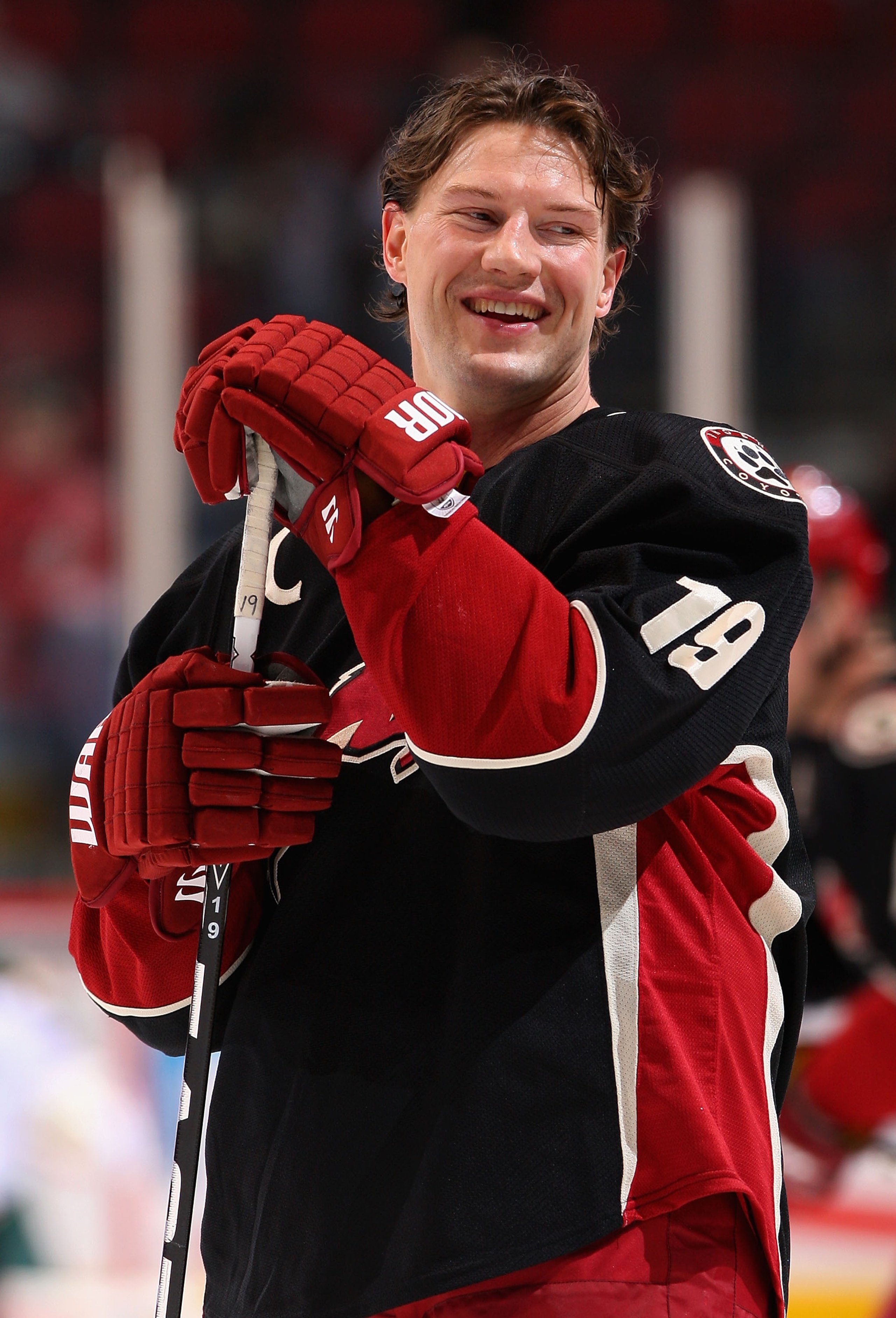 GLENDALE, AZ - JANUARY 16:  Shane Doan #19 of the Phoenix Coyotes warms up before the NHL game against the Minnesota Wild at Jobing.com Arena on January 16, 2010 in Glendale, Arizona.  (Photo by Christian Petersen/Getty Images)