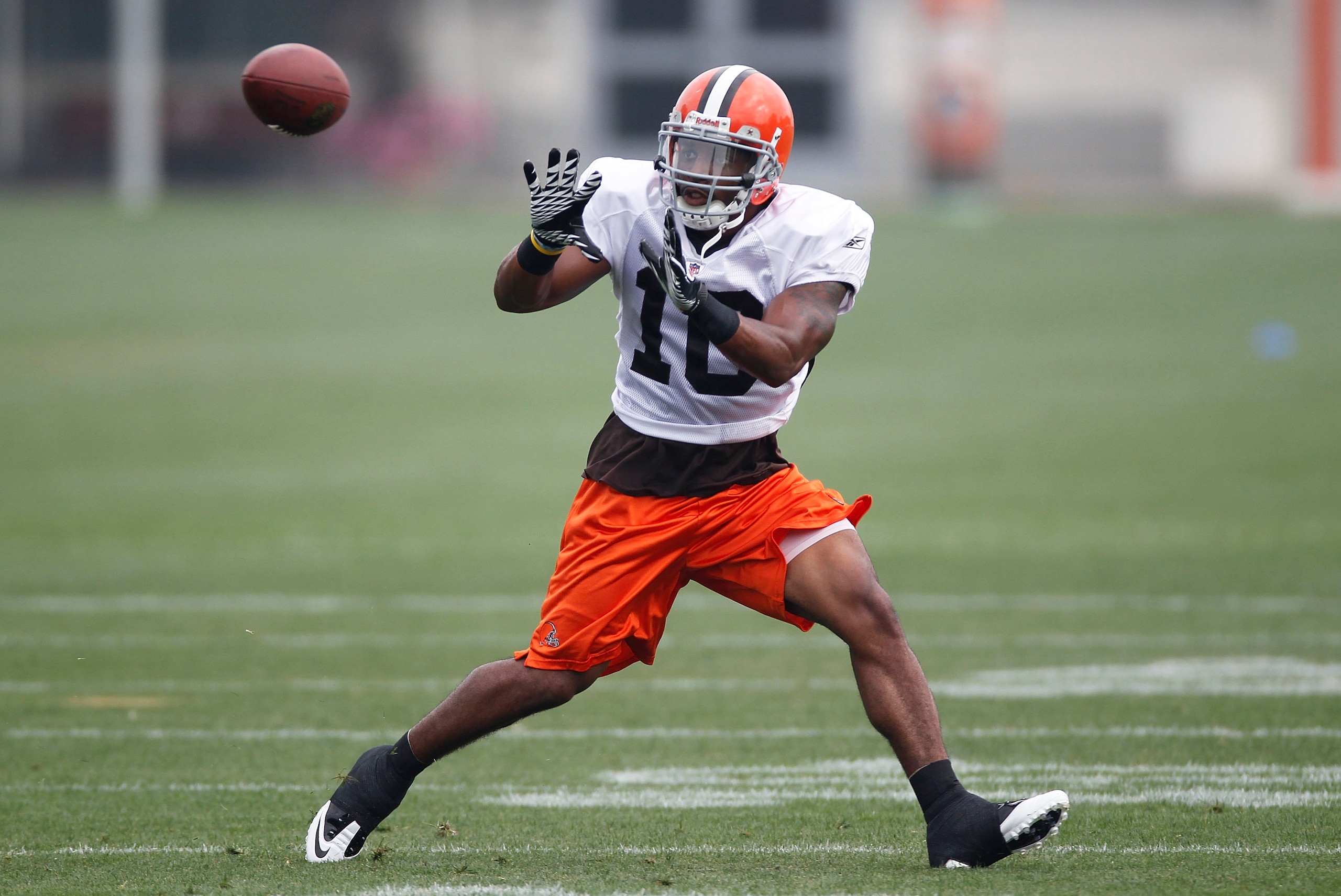 BEREA, OH - AUGUST 04: Syndric Steptoe #10 of the Cleveland Browns catches a pass during training camp at the Cleveland Browns Training and Administrative Complex on August 4, 2010 in Berea, Ohio. (Photo by Gregory Shamus/Getty Images) BEREA, OH - AUGUST 04: Syndric Steptoe #10 of the Cleveland Browns catches a pass during training camp at the Cleveland Browns Training and Administrative Complex on August 4, 2010 in Berea, Ohio. (Photo by Gregory Shamus/Getty Images)