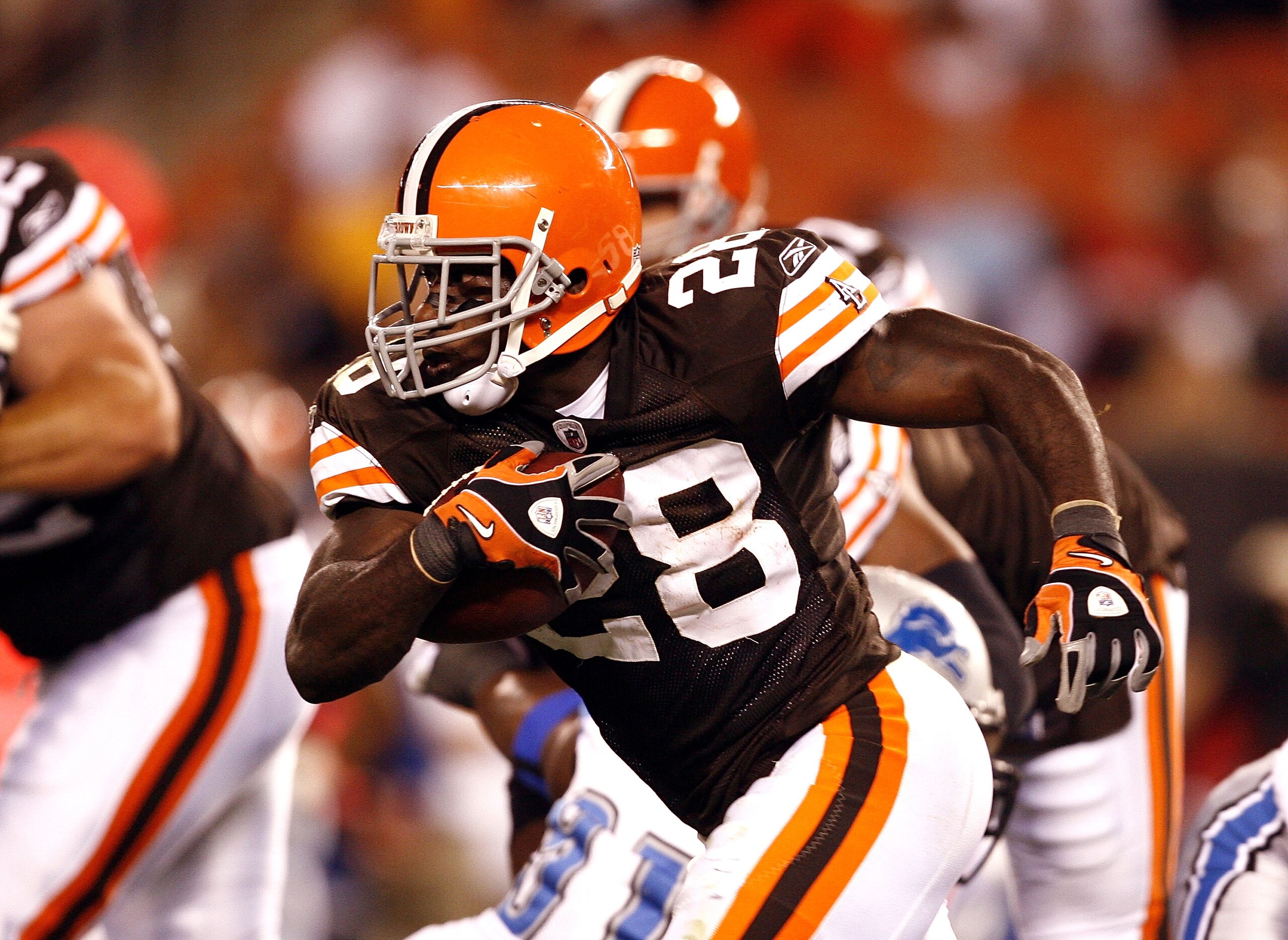 CLEVELAND - AUGUST 22: James Davis #28 of the Cleveland Browns runs throught the Detroit Lions defense for a touchdown during the third quarter of their NFL game in Cleveland Browns Stadium on August 22, 2009 in Cleveland, Ohio. (Photo by Matt Sullivan/G CLEVELAND - AUGUST 22: James Davis #28 of the Cleveland Browns runs throught the Detroit Lions defense for a touchdown during the third quarter of their NFL game in Cleveland Browns Stadium on August 22, 2009 in Cleveland, Ohio. (Photo by Matt Sullivan/G