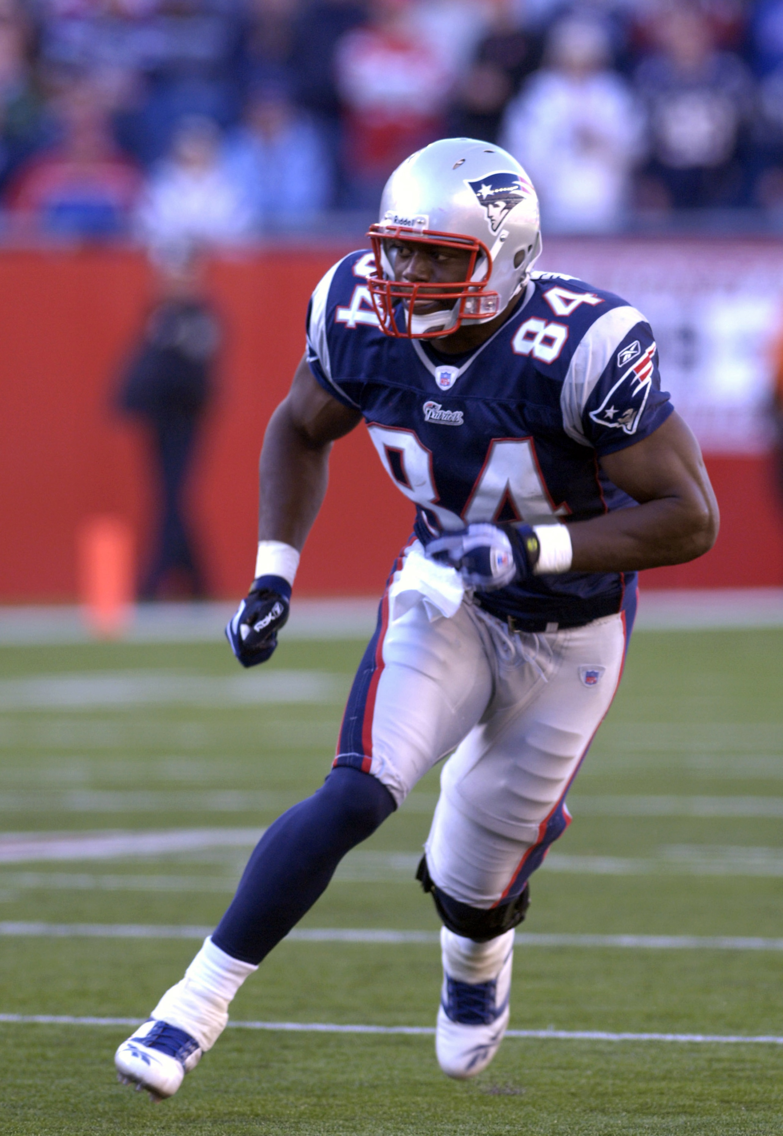New England Patriots tight end Benjamin Watson against the New York Jets during an NFL wild card playoff game Jan. 7, 2007 in Foxborough. The Pats won 37 - 16. (Photo by Al Messerschmidt/Getty Images) New England Patriots tight end Benjamin Watson against the New York Jets during an NFL wild card playoff game Jan. 7, 2007 in Foxborough. The Pats won 37 - 16. (Photo by Al Messerschmidt/Getty Images)