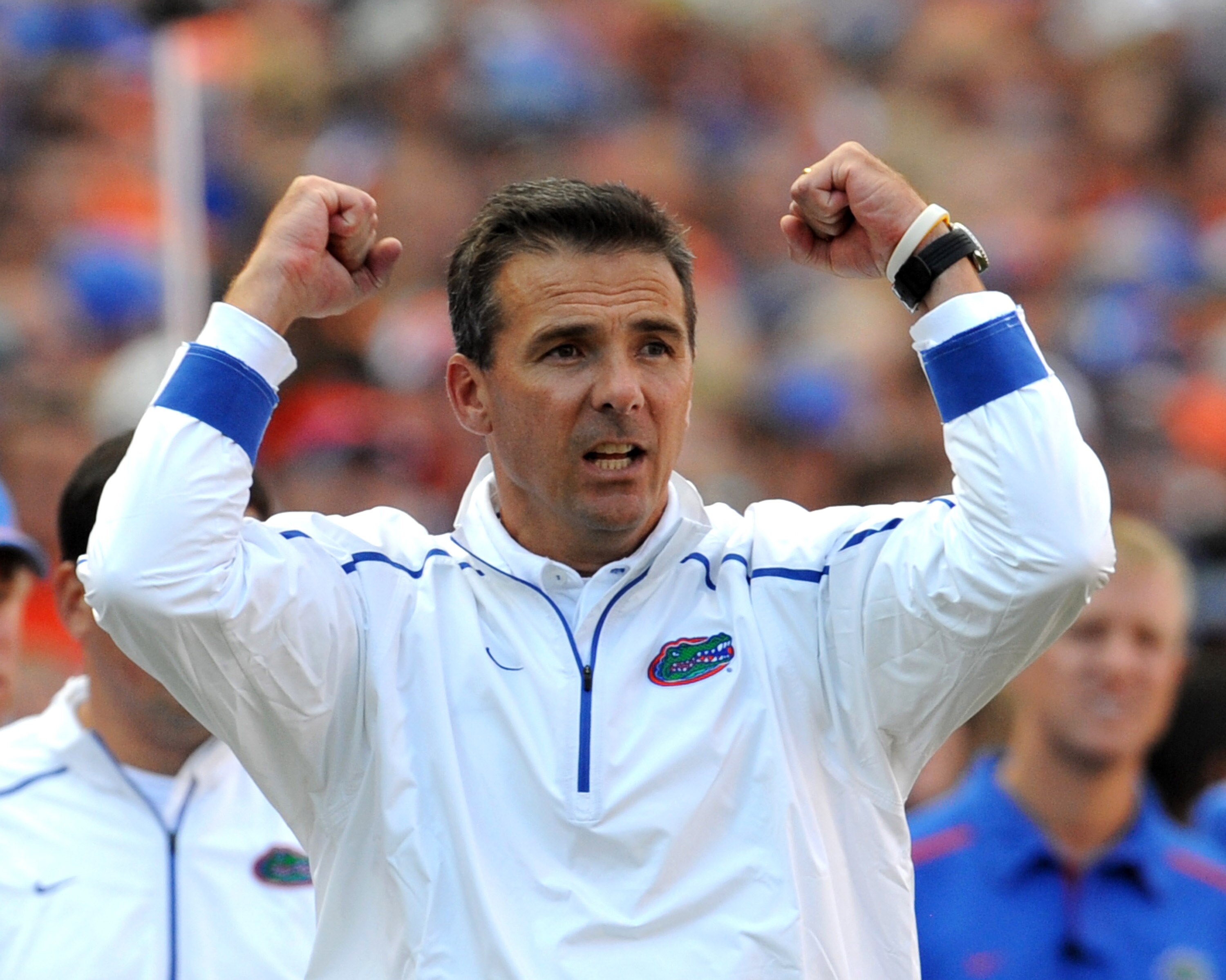 GAINESVILLE, FL - OCTOBER 17: Coach Urban Meyer of the Florida Gators directs play against the University of Arkansas Razorbacks October 17, 2009 at Ben Hill Griffin Stadium in Gainesville, Florida.  (Photo by Al Messerschmidt/Getty Images)