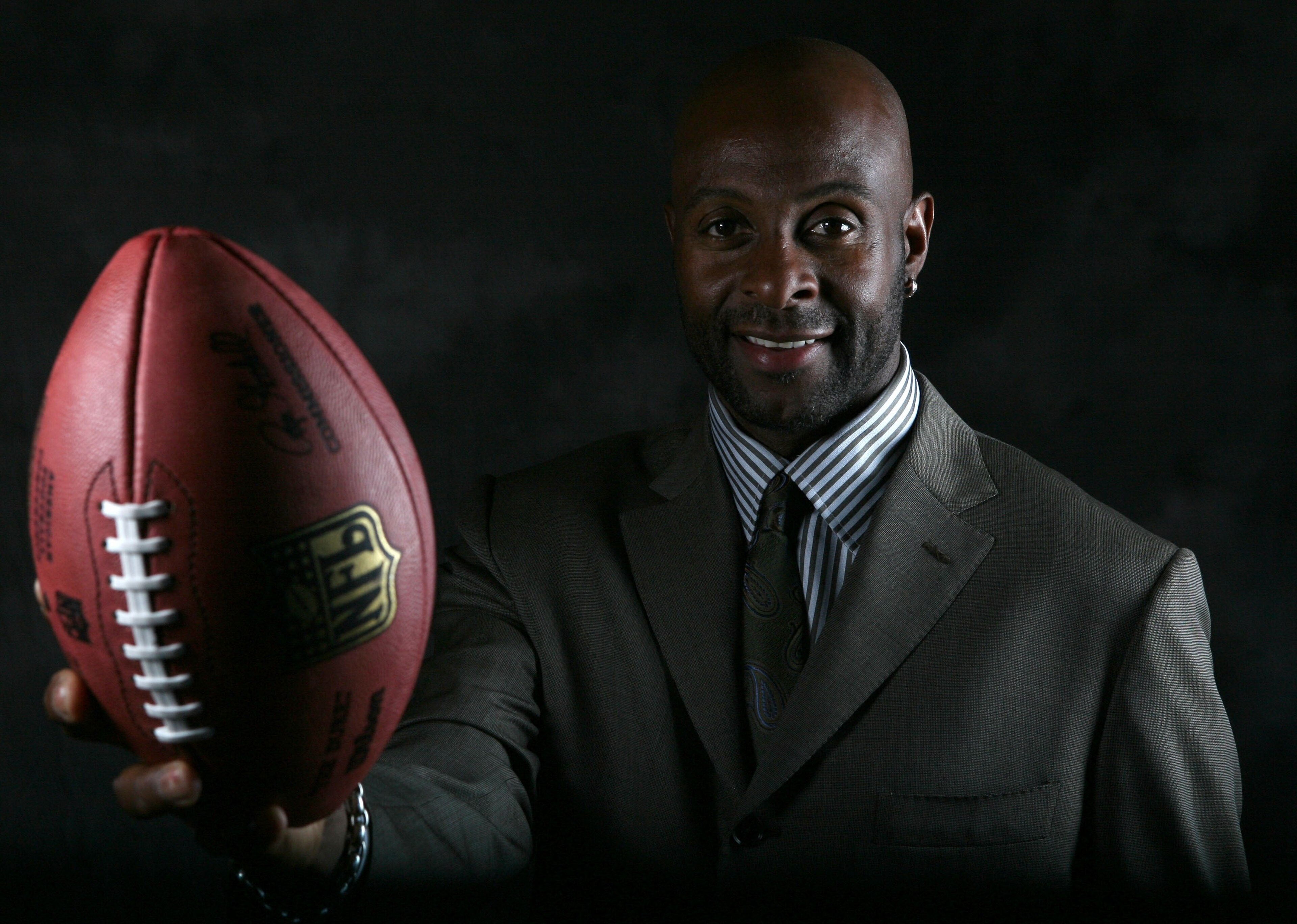 MENLO PARK, CA - OCTOBER 08: Former NFL player Jerry Rice poses for a portrait at Sharon Heights Golf Club on September 8, 2007 in Menlo Park, California. (Photo by Jed Jacobsohn/Getty Images) MENLO PARK, CA - OCTOBER 08: Former NFL player Jerry Rice poses for a portrait at Sharon Heights Golf Club on September 8, 2007 in Menlo Park, California. (Photo by Jed Jacobsohn/Getty Images)