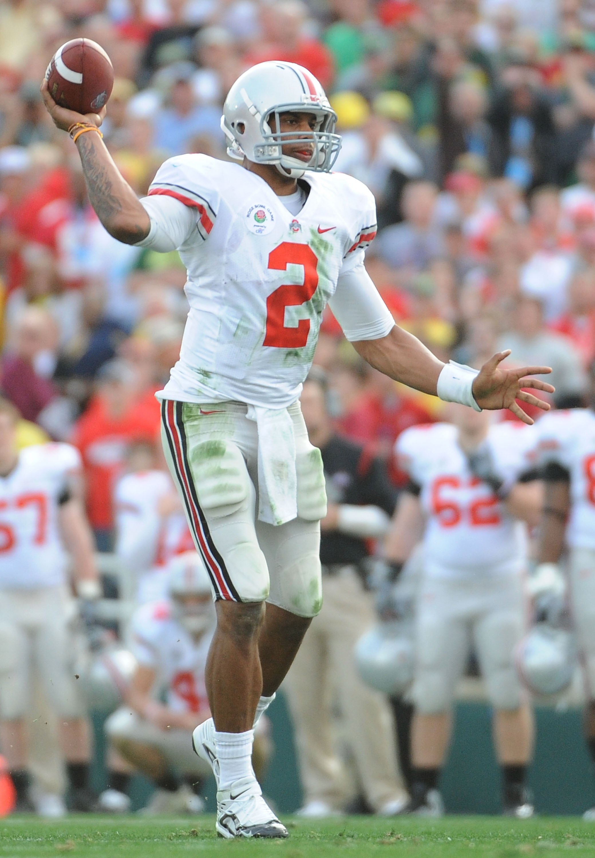PASADENA, CA - JANUARY 01:  Quarterback Terrelle Pryor #2 of the Ohio State Buckeyes attempts a pass against the Oregon Ducks during the 96th Rose Bowl game on January 1, 2010 in Pasadena, California.  (Photo by Harry How/Getty Images)