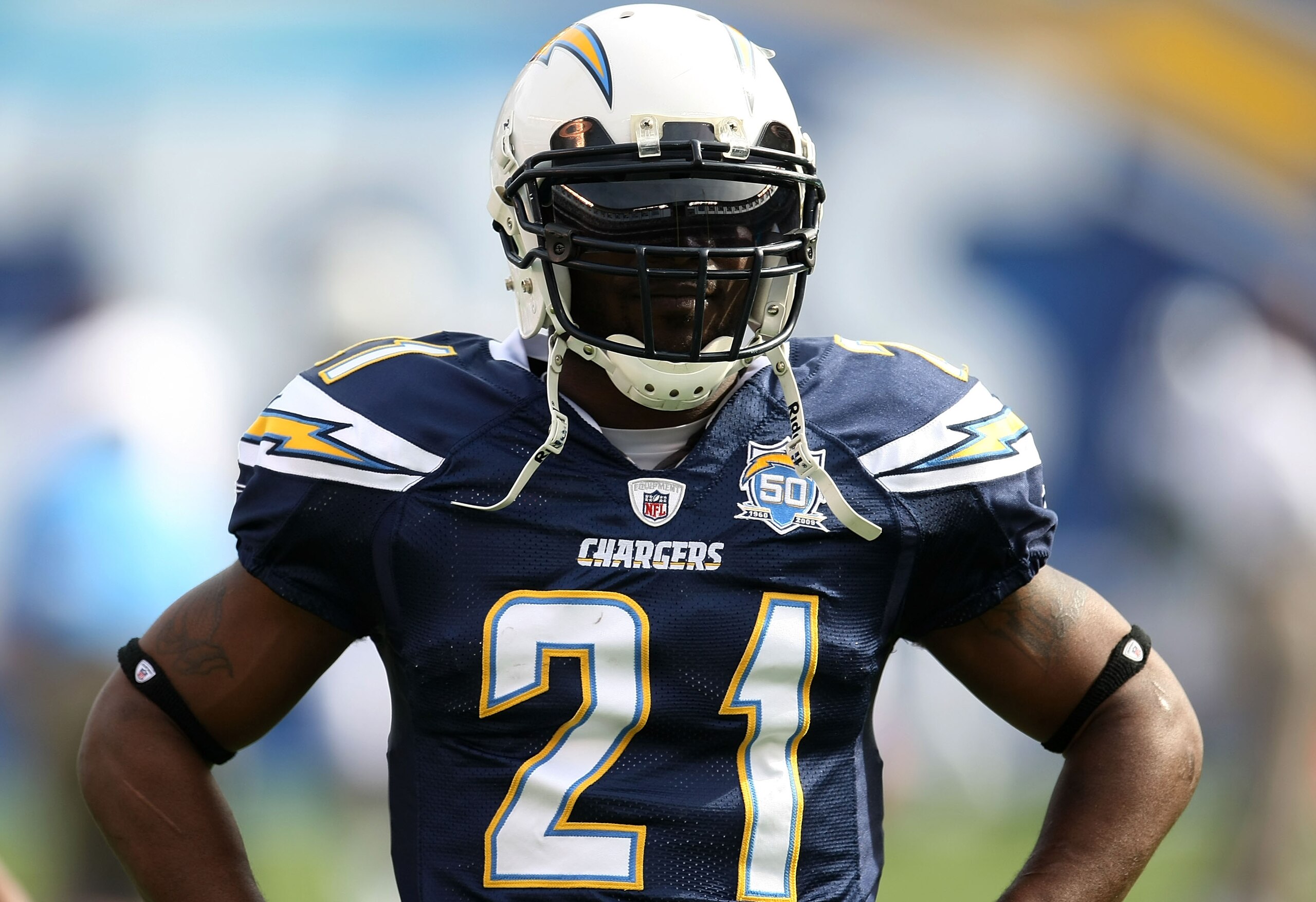SAN DIEGO - JANUARY 17:  Running back LaDainian Tomlinson #21 of the San Diego Chargers warms up on the field prior to the AFC Divisional Playoff Game against the New York Jets at Qualcomm Stadium on January 17, 2010 in San Diego, California.  (Photo by S
