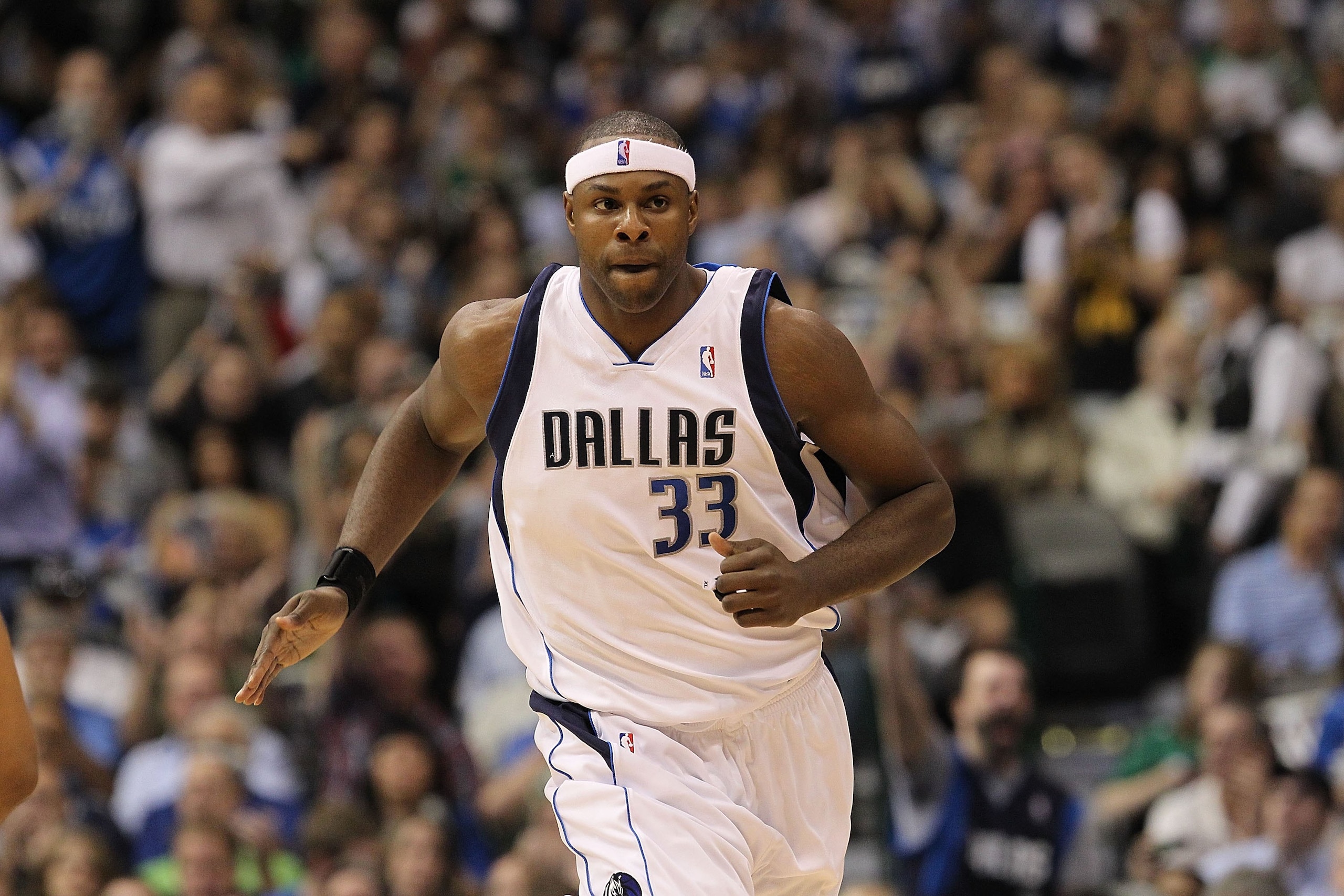 DALLAS - APRIL 27: Brendan Haywood #33 of the Dallas Mavericks in Game Five of the Western Conference Quarterfinals during the 2010 NBA Playoffs at American Airlines Center on April 27, 2010 in Dallas, Texas. NOTE TO USER: User expressly acknowledges and DALLAS - APRIL 27: Brendan Haywood #33 of the Dallas Mavericks in Game Five of the Western Conference Quarterfinals during the 2010 NBA Playoffs at American Airlines Center on April 27, 2010 in Dallas, Texas. NOTE TO USER: User expressly acknowledges and