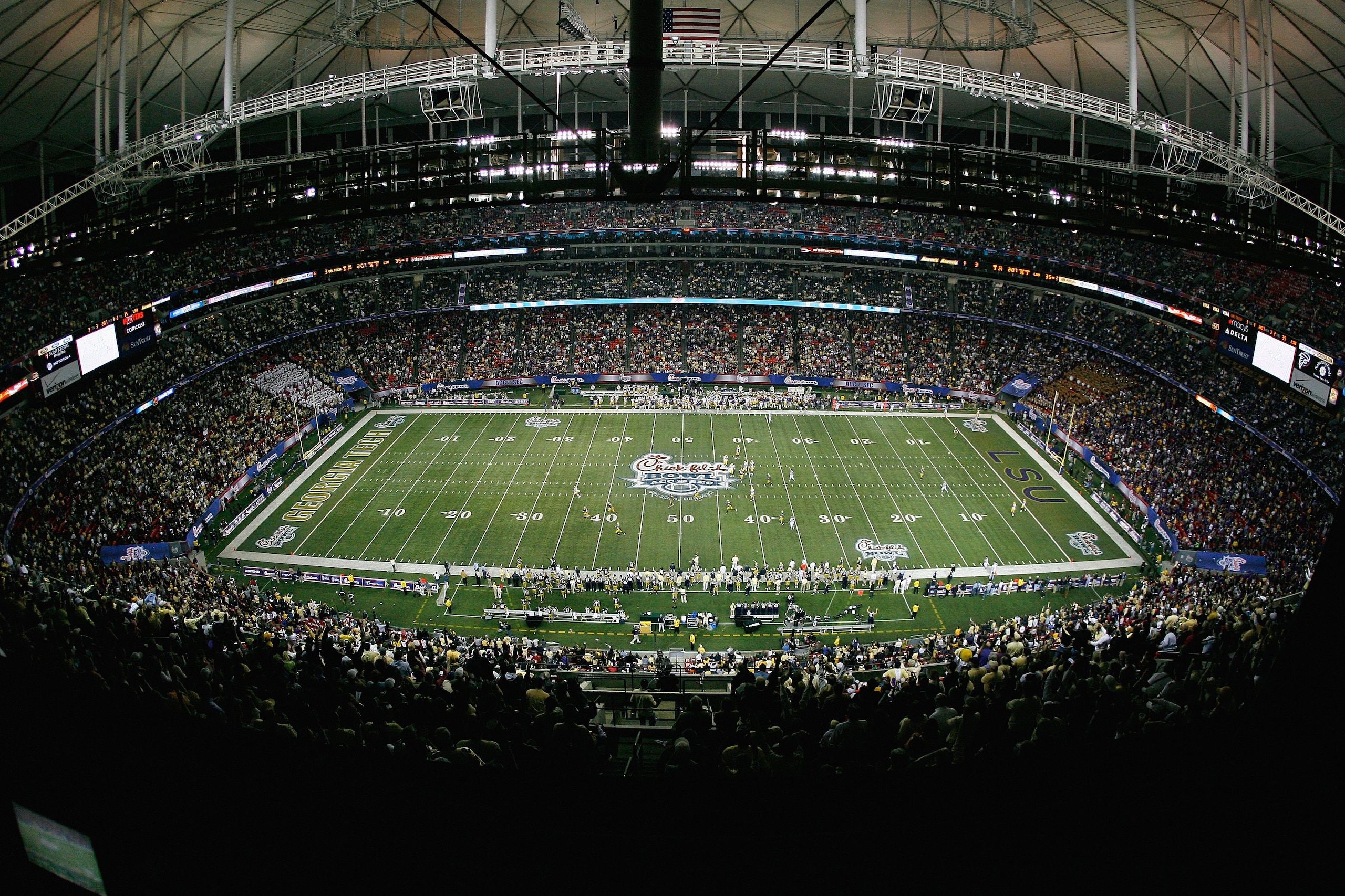 ATLANTA - DECEMBER 31:  A general view of Georgia Dome taken during the Chick-fil-A Bowl between the LSU Tigers and Georgia Tech Yellow Jackets on December 31, 2008 at the Georgia Dome in Atlanta, Georgia. (Photo by Kevin C. Cox/Getty Images)