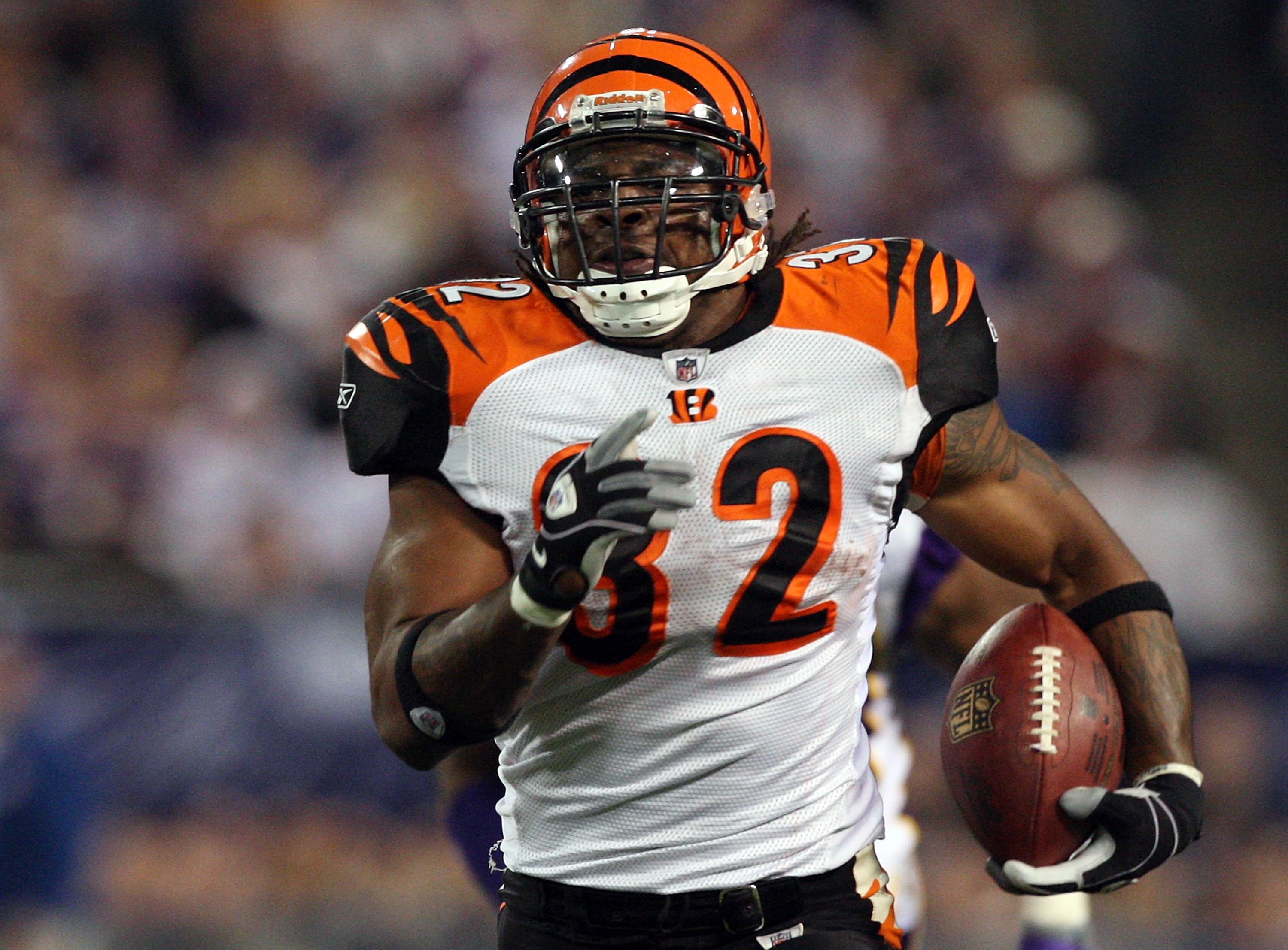 MINNEAPOLIS, MN - DECEMBER 13:  Cedric Benson #32 of the Cincinnati Bengals runs the ball against the Minnesota Vikings on December 13, 2009 at Hubert H. Humphrey Metrodome in Minneapolis, Minnesota. The Vikings defeated the Bengals 30-10.  (Photo by Jim