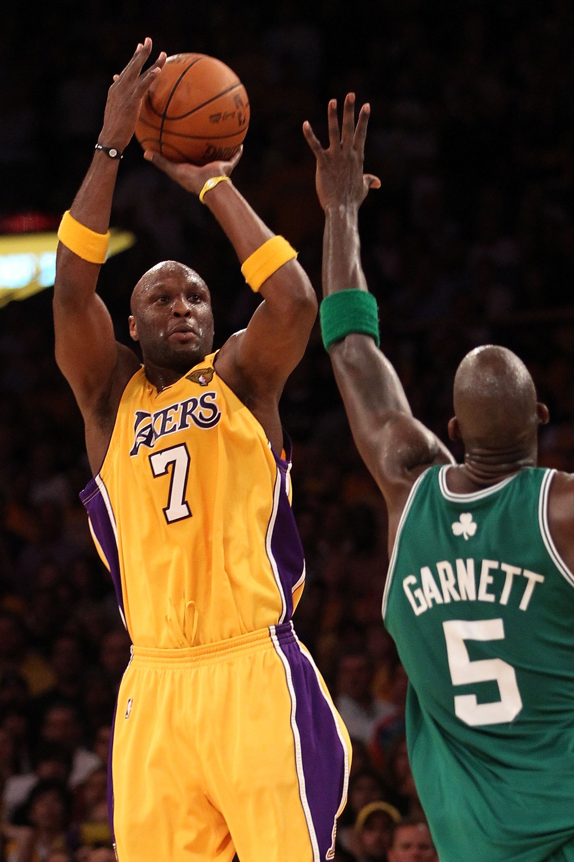 LOS ANGELES, CA - JUNE 17:  Lamar Odom #7 of the Los Angeles Lakers shoots over Kevin Garnett #5 of the Boston Celtics in Game Seven of the 2010 NBA Finals at Staples Center on June 17, 2010 in Los Angeles, California.  NOTE TO USER: User expressly acknow