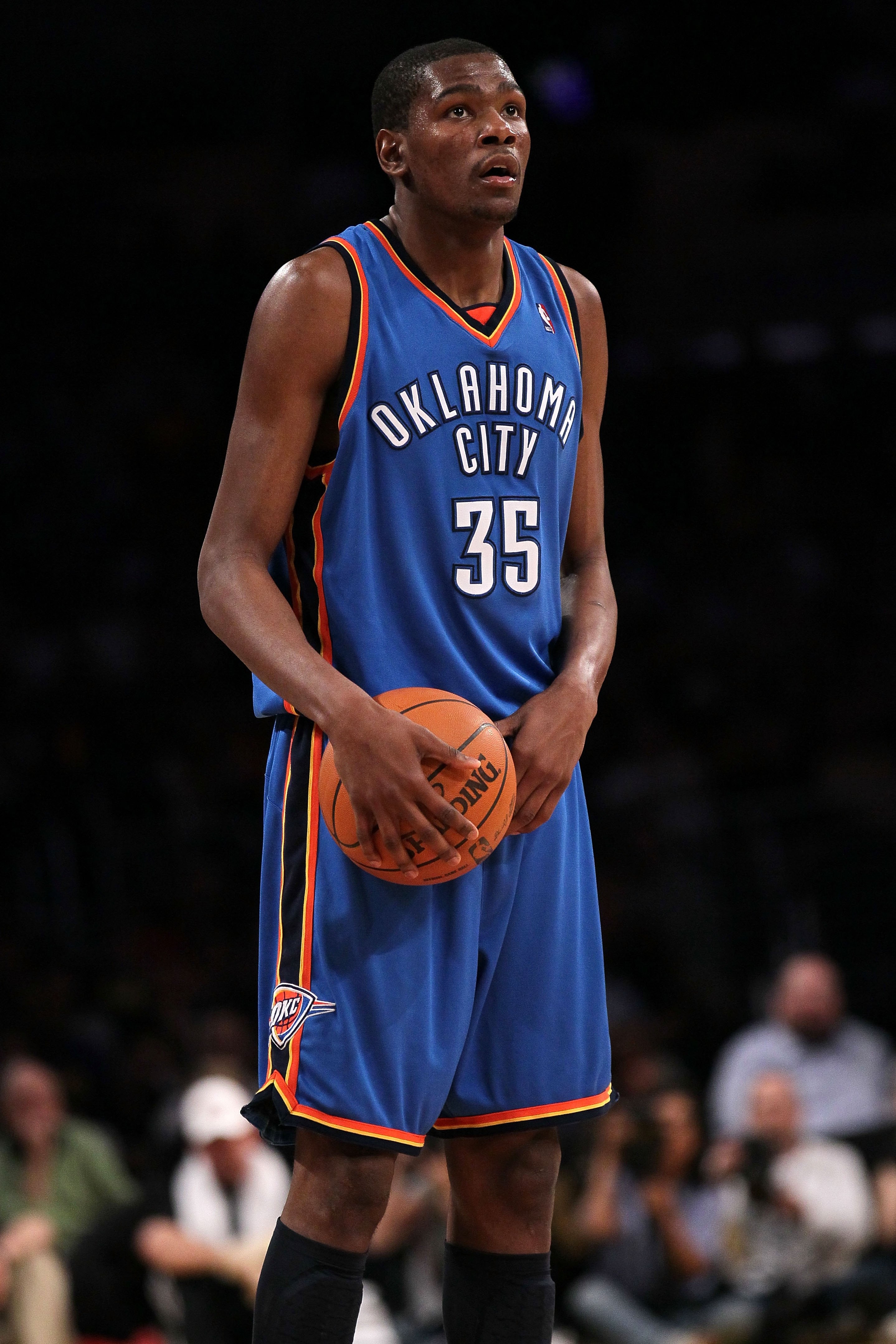 LOS ANGELES, CA - APRIL 27:  Kevin Durant #35 of the Oklahoma City Thunder with the ball while taking on the Los Angeles Lakers during Game Five of the Western Conference Quarterfinals of the 2010 NBA Playoffs at Staples Center on April 27, 2010 in Los An