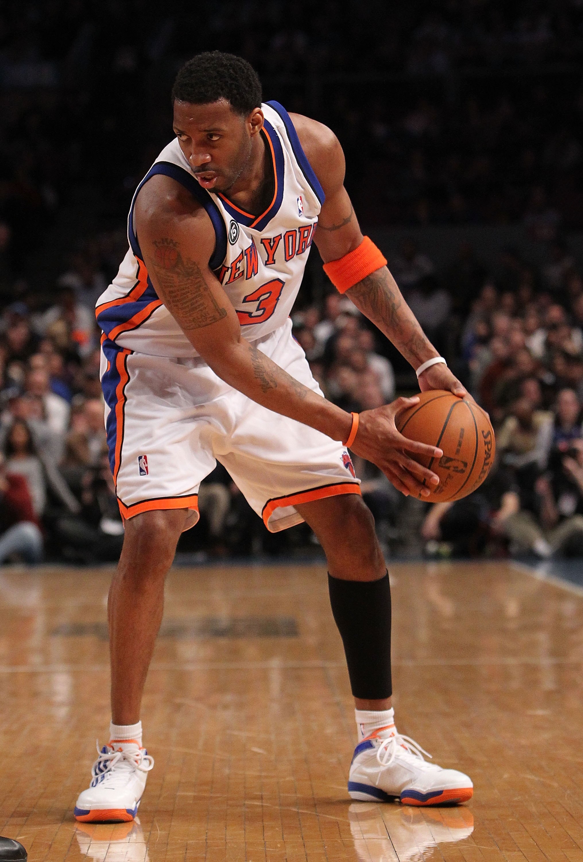 NEW YORK - FEBRUARY 20:  Tracy McGrady #3 of the New York Knicks with the ball against the Oklahoma City Thunder at Madison Square Garden on February 20, 2010 in New York, New York. NOTE TO USER: User expressly acknowledges and agrees that, by downloading