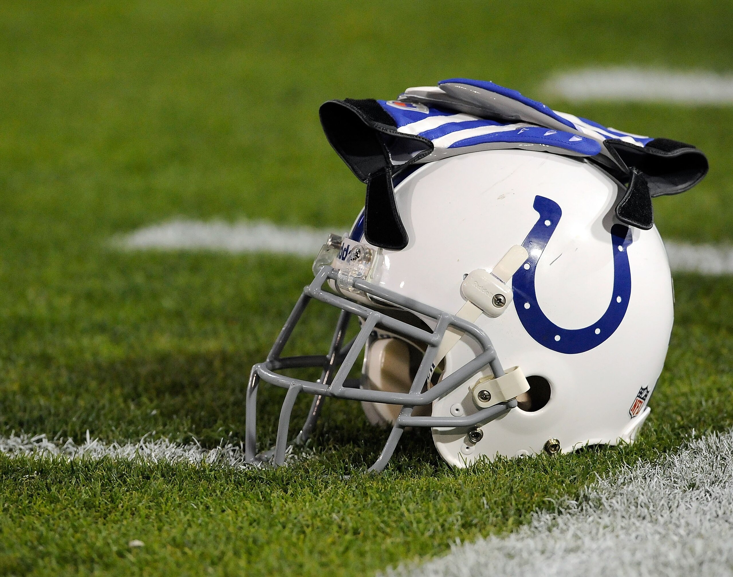 JACKSONVILLE, FL - DECEMBER 18:  A helmet and gloves of the Indianapolis Colts on the sidelines prior to the game against the Jacksonville Jaguars at Jacksonville Municipal Stadium on December 18, 2008 in Jacksonville, Florida.  (Photo by Sam Greenwood/Ge