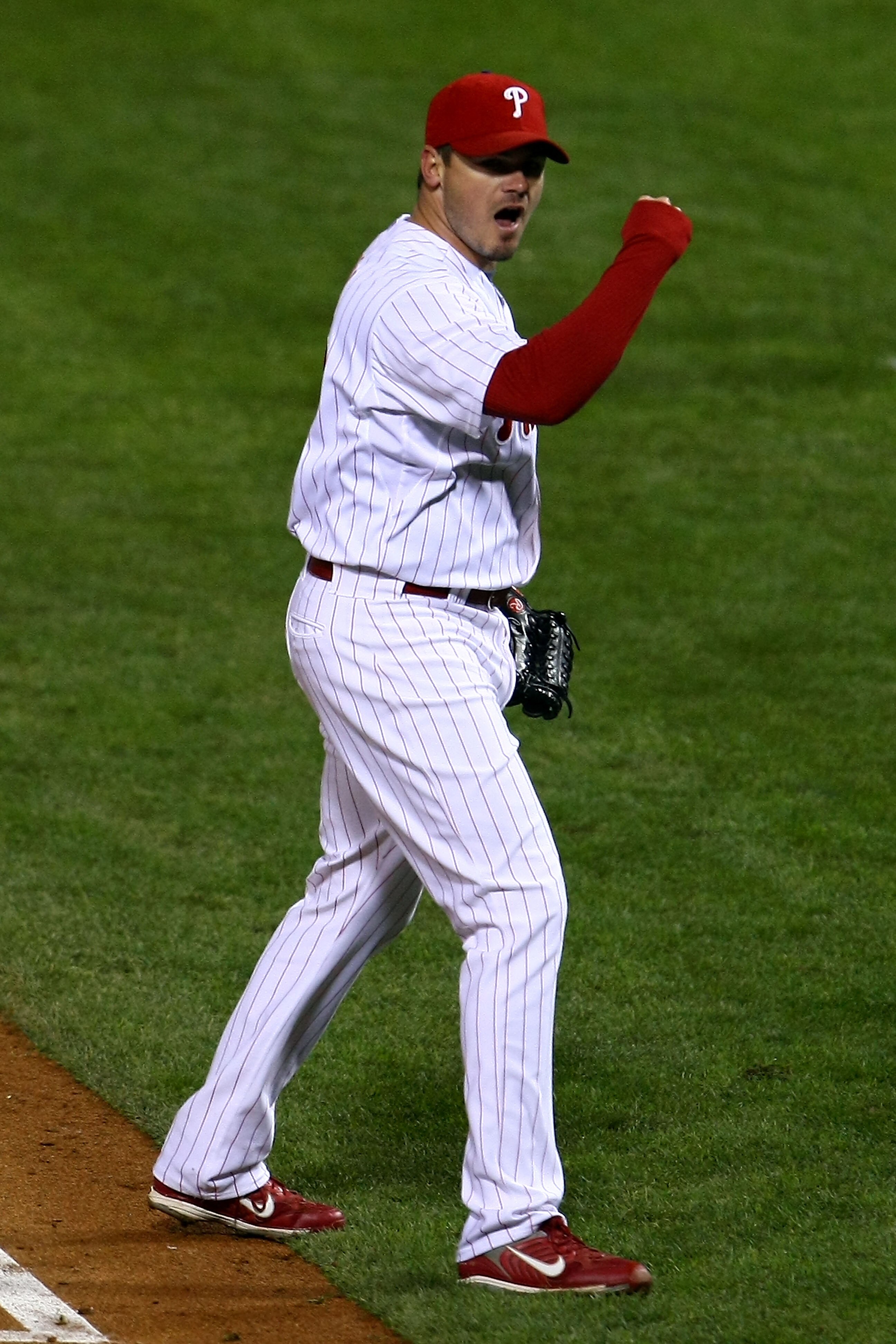 PHILADELPHIA - OCTOBER 18:  Cliff Lee #34 of the Philadelphia Phillies reacts to a strike out against the Los Angeles Dodgers during Game Three of the NLCS during the 2009 MLB Playoffs at Citizens Bank Park on October 18, 2009 in Philadelphia, Pennsylvani