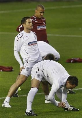 Lampard and Terry limber up before another tight one over the summer.
