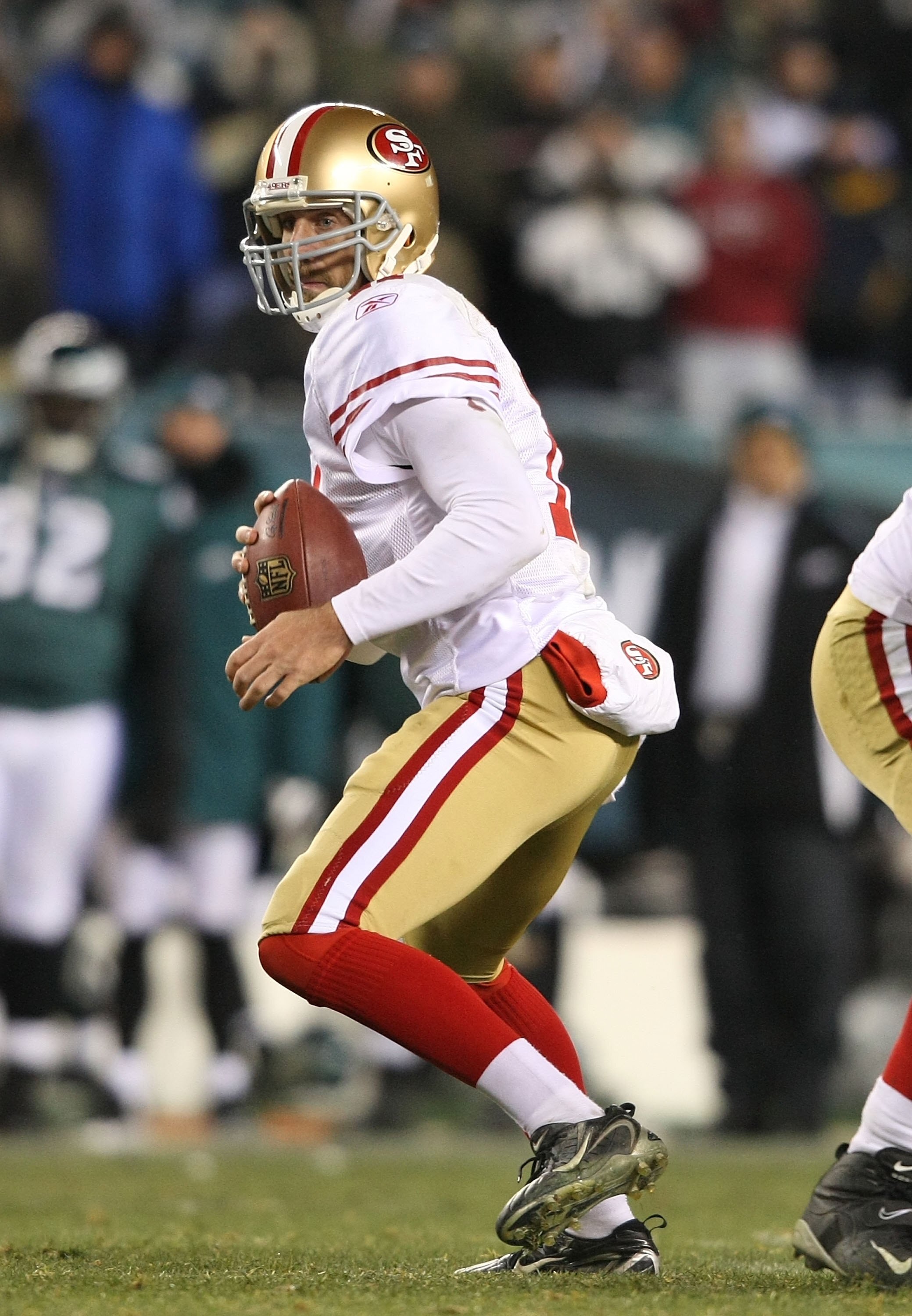 PHILADELPHIA - DECEMBER 20:  Alex Smith #11 of the San Francisco 49ers drops back to pass against the Philadelphia Eagles at Lincoln Financial Field on December 20, 2009 in Philadelphia, Pennsylvania.  (Photo by Nick Laham/Getty Images)