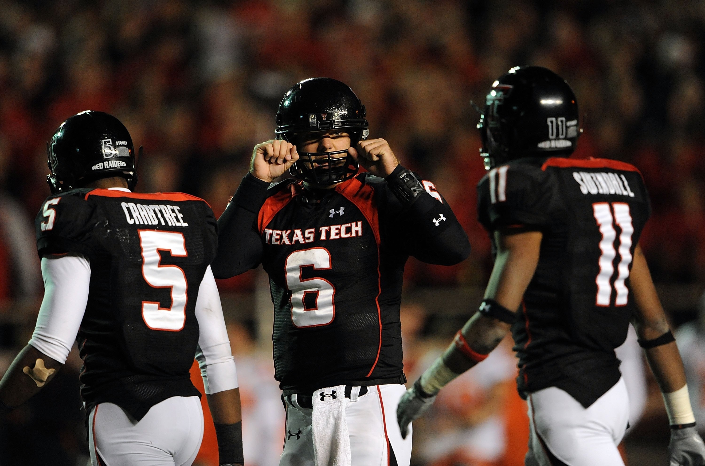 LUBBOCK, TX - NOVEMBER 08:  Quarterback Graham Harrell #6 of the Texas Tech Red Raiders during play against the Oklahoma State Cowboys at Jones AT&T Stadium on November 8, 2008 in Lubbock, Texas.  (Photo by Ronald Martinez/Getty Images)