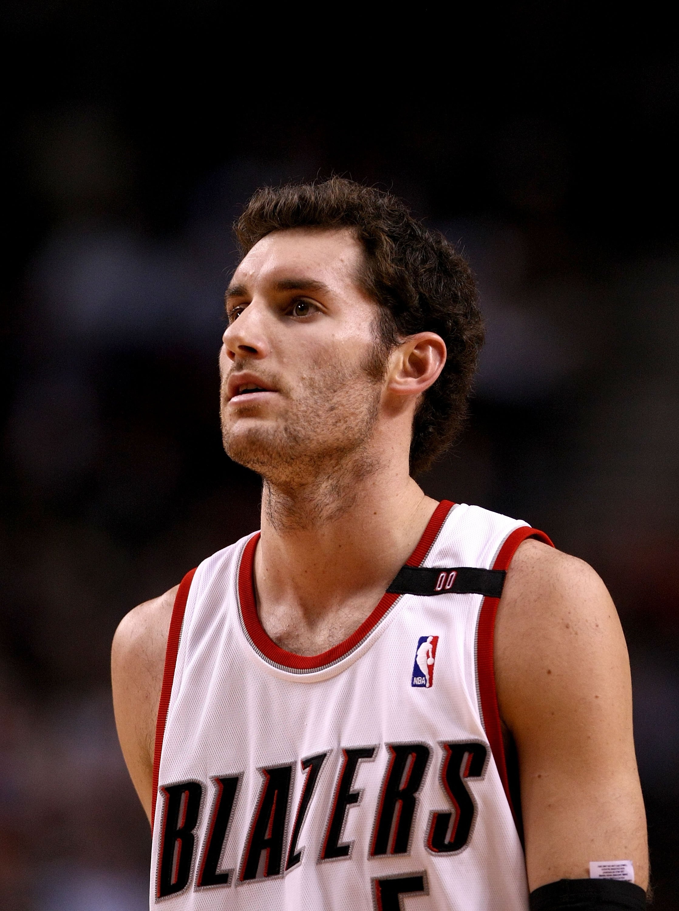 PORTLAND, OR - NOVEMBER 19:  Rudy Fernandez #5  of the Portland Trail Blazers looks up during the game against the Chicago Bulls at the Rose Garden on November 6, 2008 in Portland, Oregon.  NOTE TO USER: User expressly acknowledges and agrees that, by dow
