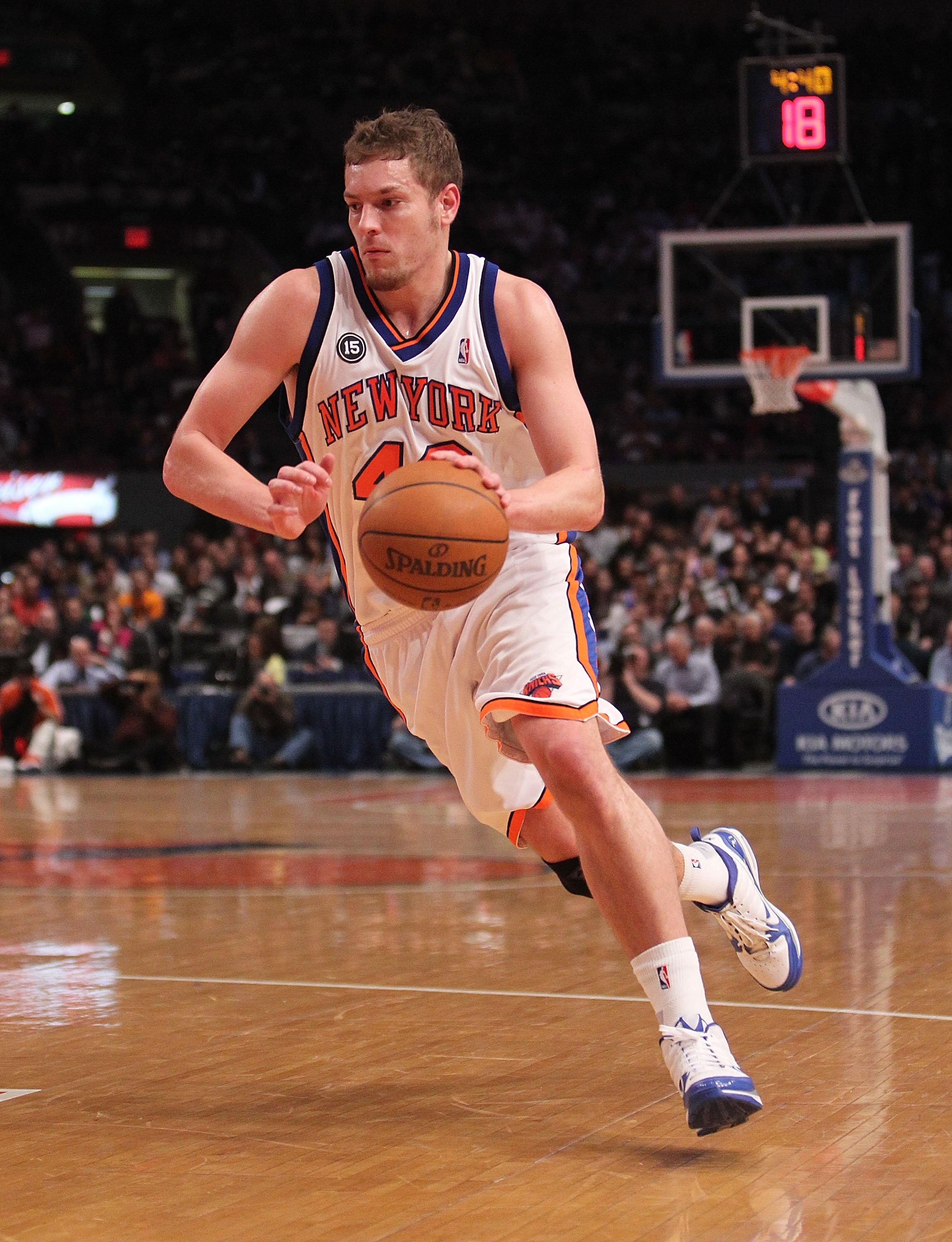NEW YORK - FEBRUARY 17:  David Lee #42 of the New York Knicks dribbles against the Chicago Bulls at Madison Square Garden on February 17, 2010 in New York, New York. NOTE TO USER: User expressly acknowledges and agrees that, by downloading and or using th