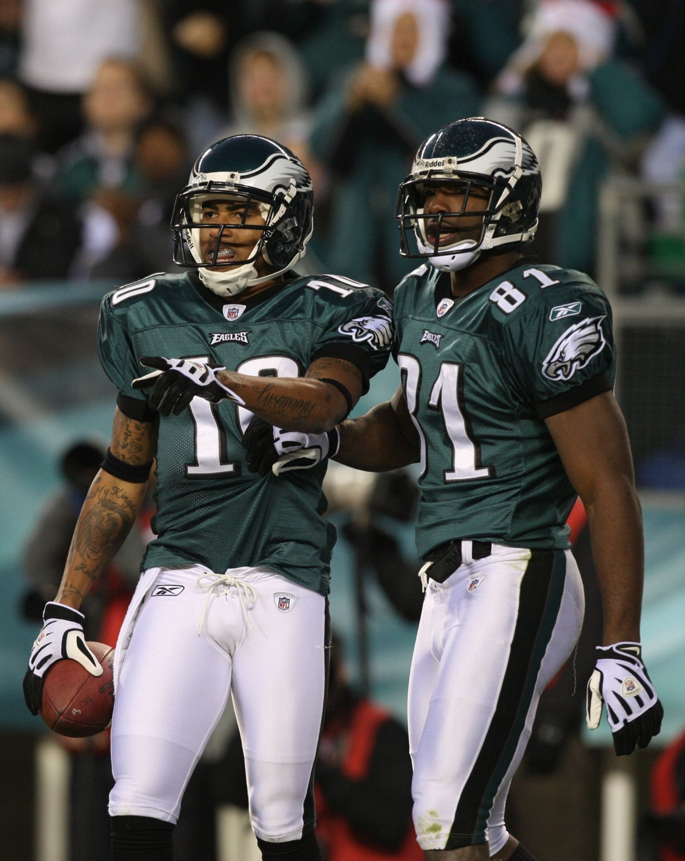 PHILADELPHIA - DECEMBER 27 :  DeSean Jackson #10 of the Philadelphia Eagles celebrates with teammate Jason Avant #81 after scoring a touchdown in the first quarter againt the Denver Broncos at Lincoln Financial Field on December 27, 2009 in Philadelphia,