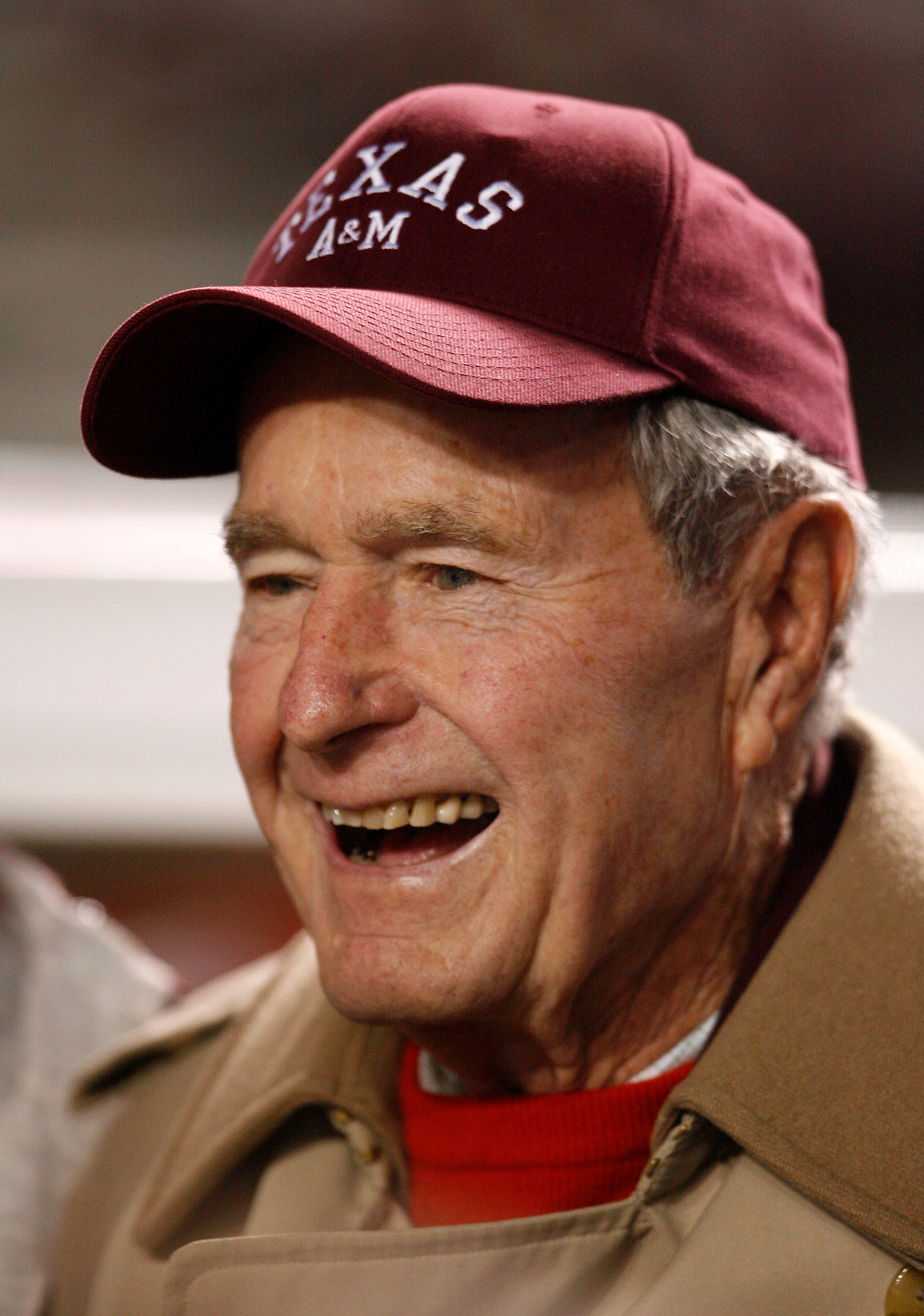 COLLEGE STATION, TX - NOVEMBER 26: Former President George H.W. Bush looks on prior to the Texas Longhorns against Texas A&M Aggies at Kyle Field on November 26, 2009 in College Station, Texas.  (Photo by Aaron M. Sprecher/Getty Images)