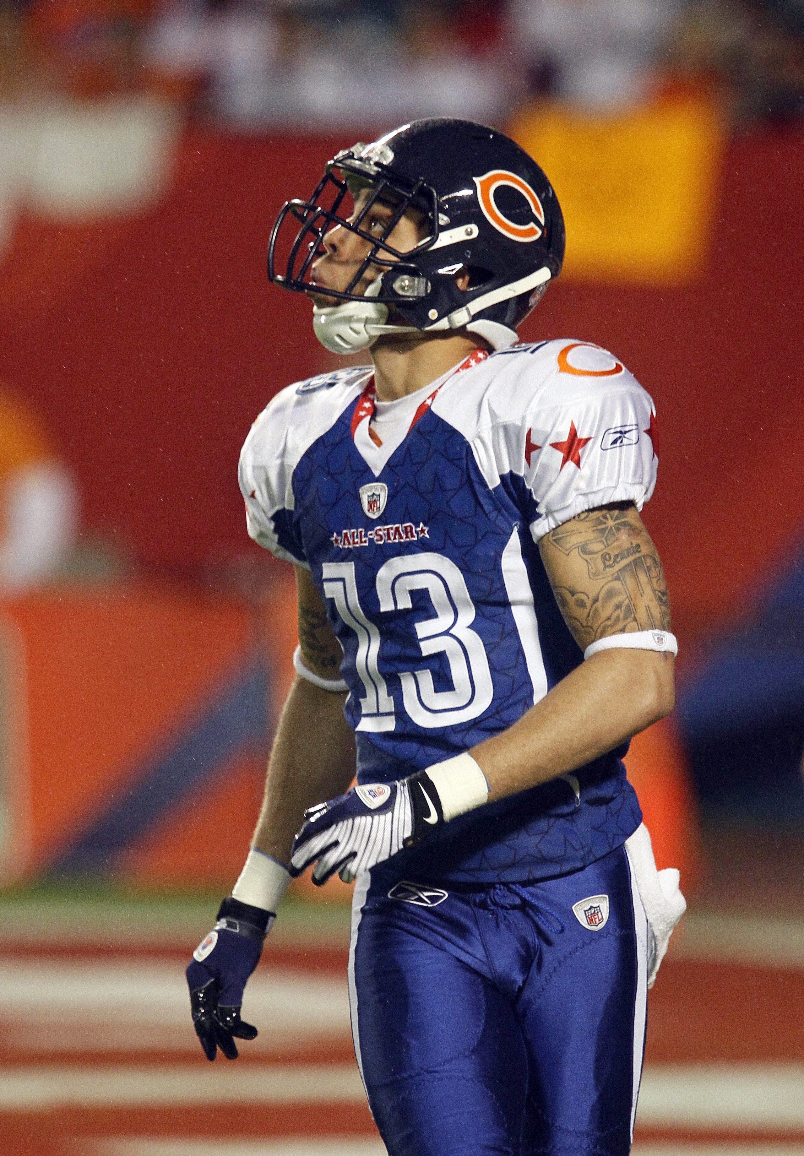 MIAMI GARDENS, FL - JANUARY 31: Johnny Knox #13 of the NFC's Chicago Bears waits to return a kick during the 2010 AFC-NFC Pro Bowl game at Sun Life Stadium on January 31, 2010 in Miami Gardens, Florida. The AFC defeated the NFC 41-34. (Photo by Scott Ha MIAMI GARDENS, FL - JANUARY 31: Johnny Knox #13 of the NFC's Chicago Bears waits to return a kick during the 2010 AFC-NFC Pro Bowl game at Sun Life Stadium on January 31, 2010 in Miami Gardens, Florida. The AFC defeated the NFC 41-34. (Photo by Scott Ha