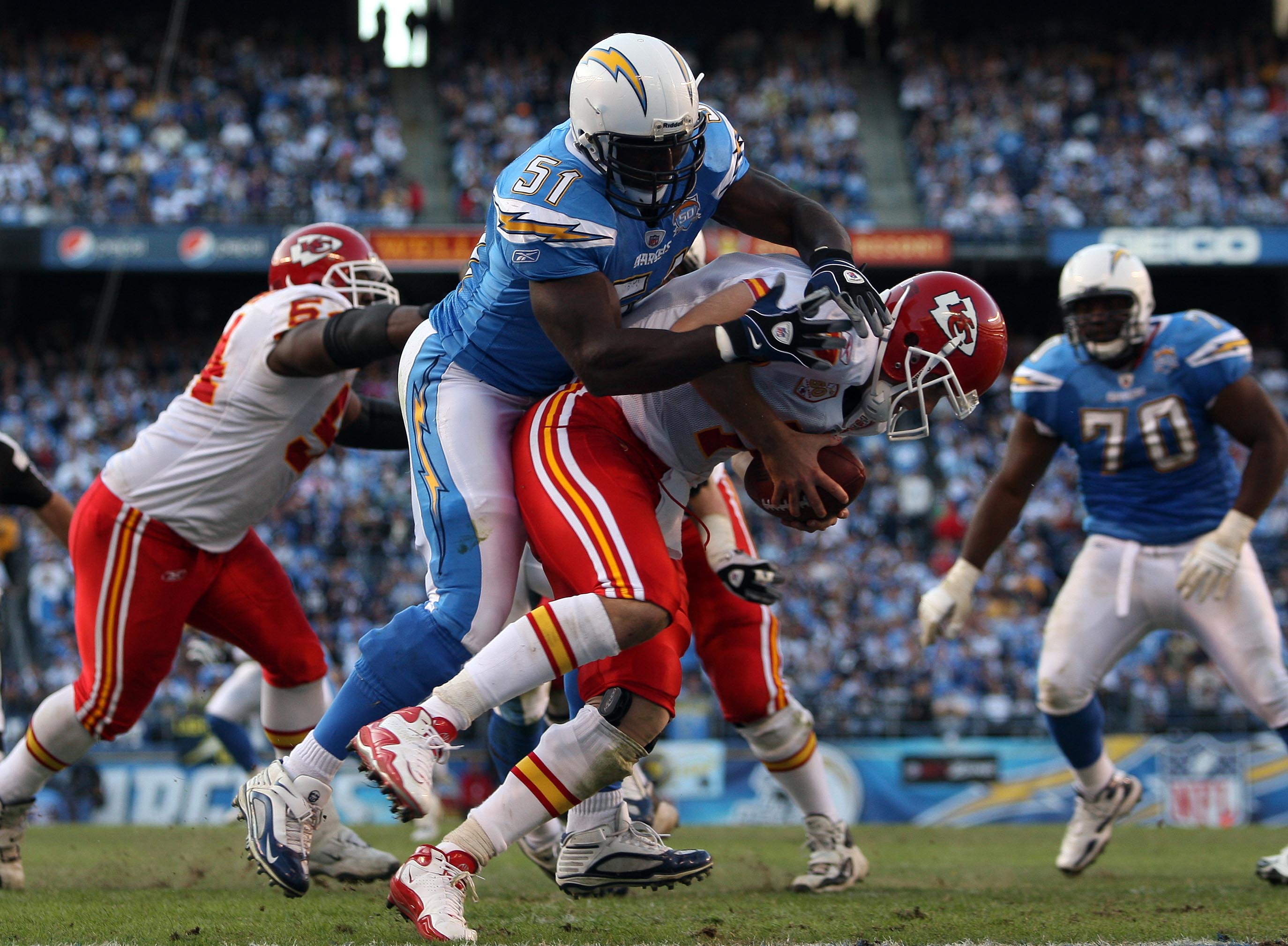 SAN DIEGO, CA - NOVEMBER 29:   Linebacker Tim Dobbins #51 of the San Diego Chargers sacks Quarterback Matt Cassel #7 of the Kansas City Chiefs for a safety during the NFL game on November 29, 2009 at Qualcomm Stadium in San Diego, California.  (Photo by D