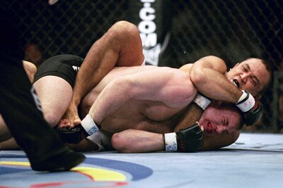 BJ Penn chokes Matt Hughes