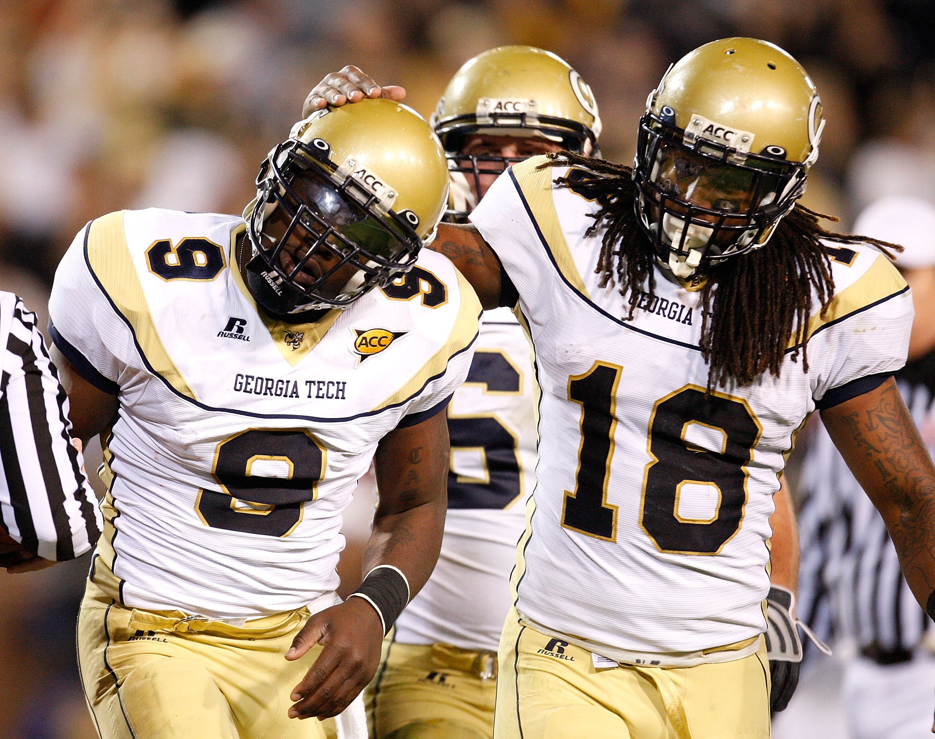 ATLANTA - NOVEMBER 28:  Quarterback Josh Nesbitt #9 and Anthony Allen #18 of the Georgia Tech Yellow Jackets against the Georgia Bulldogs at Bobby Dodd Stadium on November 28, 2009 in Atlanta, Georgia.  (Photo by Kevin C. Cox/Getty Images)