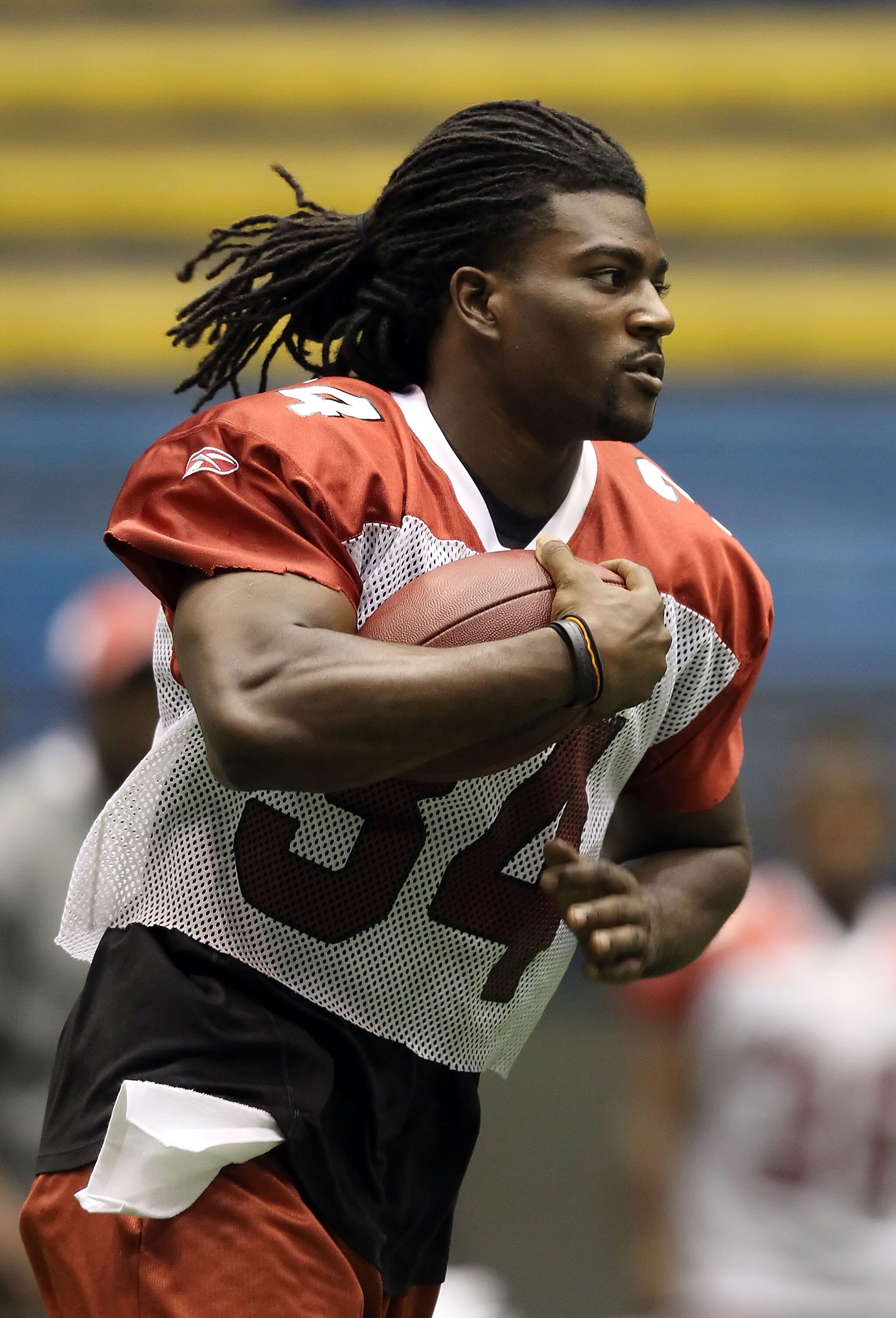 FLAGSTAFF, AZ - AUGUST 02:  Runningback Tim Hightower #34 of the Arizona Cardinals practices in the team training camp at Northern Arizona University Walkup Skydome on August 2, 2010 in Flagstaff, Arizona.  (Photo by Christian Petersen/Getty Images)