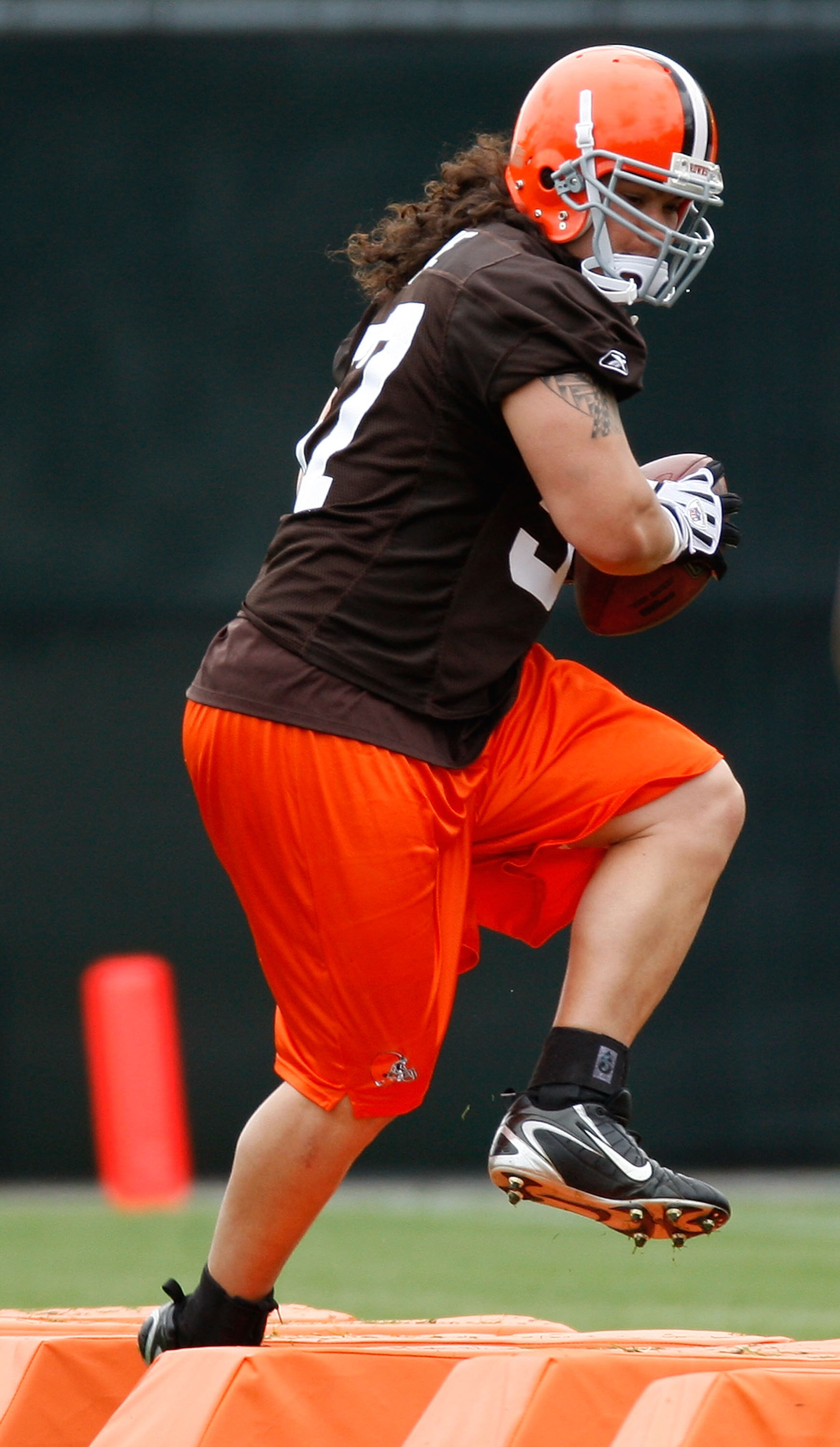 BEREA, OH - MAY 02:  David Veikune #57 of the Cleveland Browns runs a drill during rookie mini camp at the Cleveland Browns Training and Administrative Complex on May 2, 2009 in Berea, Ohio.  (Photo by Gregory Shamus/Getty Images)