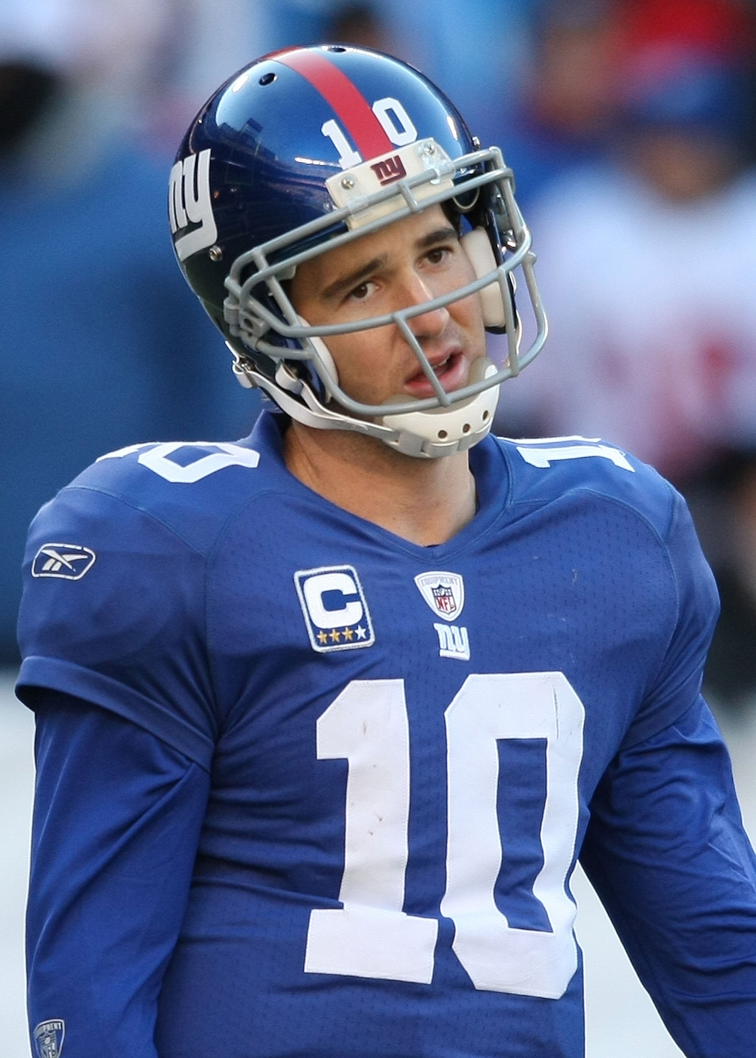 EAST RUTHERFORD, NJ - DECEMBER 27:  Eli Manning #10 of the New York Giants against the Carolina Panthers at Giants Stadium on December 27, 2009 in East Rutherford, New Jersey.  (Photo by Nick Laham/Getty Images)