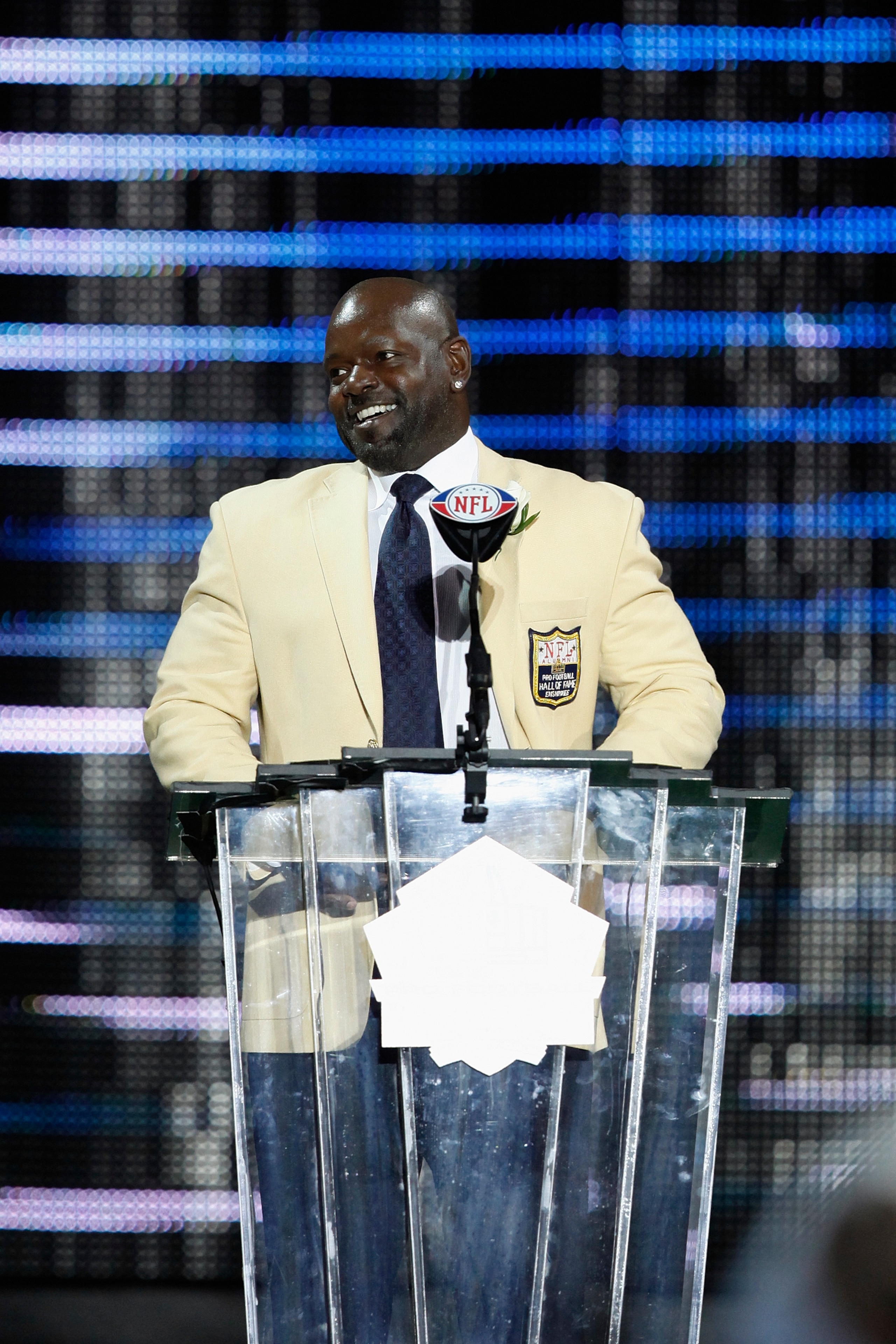 CANTON, OH - AUGUST 7: Emmitt Smith speaks to the crowd during the 2010 Pro Football Hall of Fame Enshrinement Ceremony at the Pro Football Hall of Fame Field at Fawcett Stadium on August 7, 2010 in Canton, Ohio. (Photo by Joe Robbins/Getty Images)