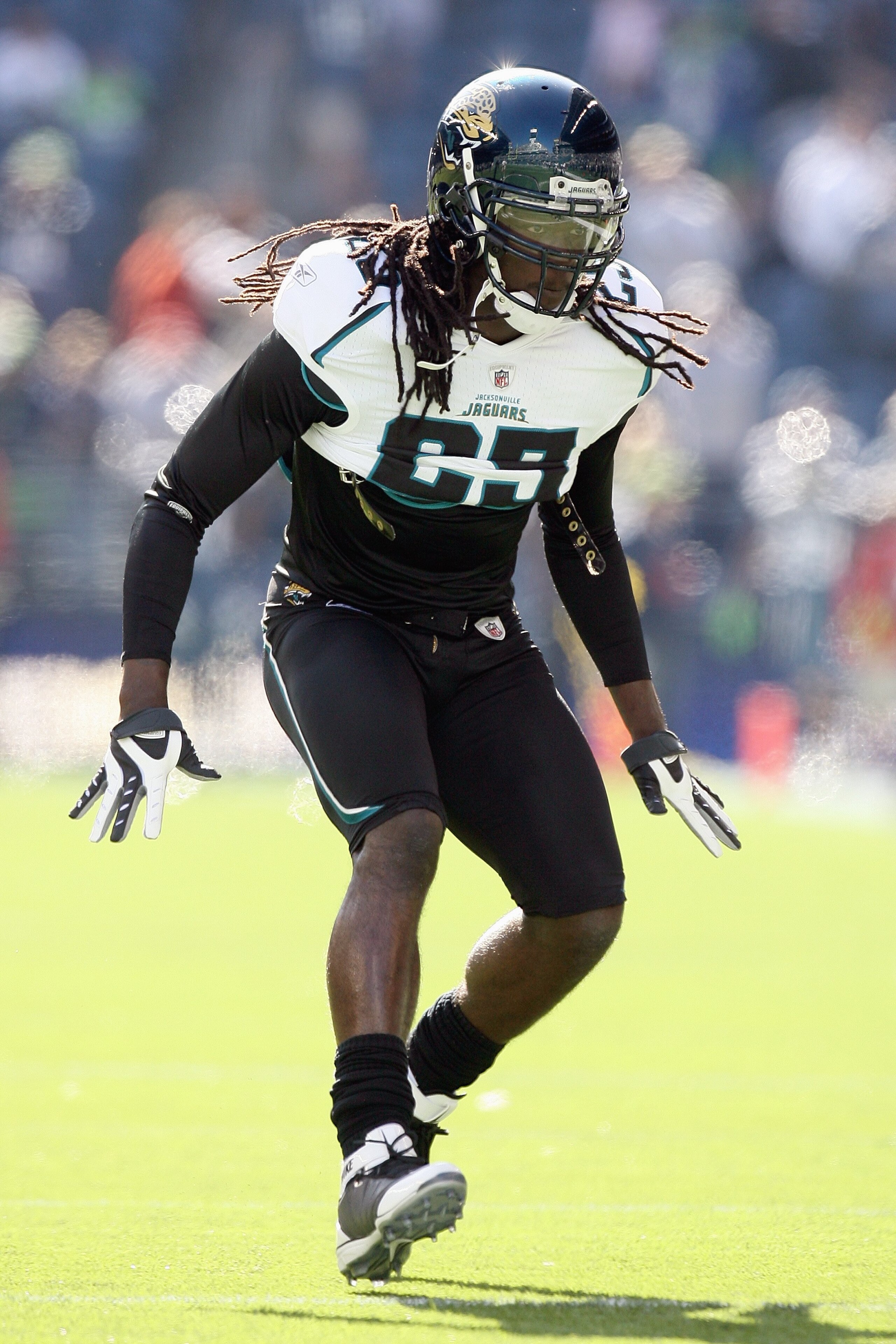SEATTLE - OCTOBER 11:  Reggie Nelson #25 of the Jacksonville Jaguars moves on the field during the game against the Seattle Seahawks on October 11, 2009 at Qwest Field in Seattle, Washington. The Seahawks defeated the Jaguars 41-0. (Photo by Otto Greule J