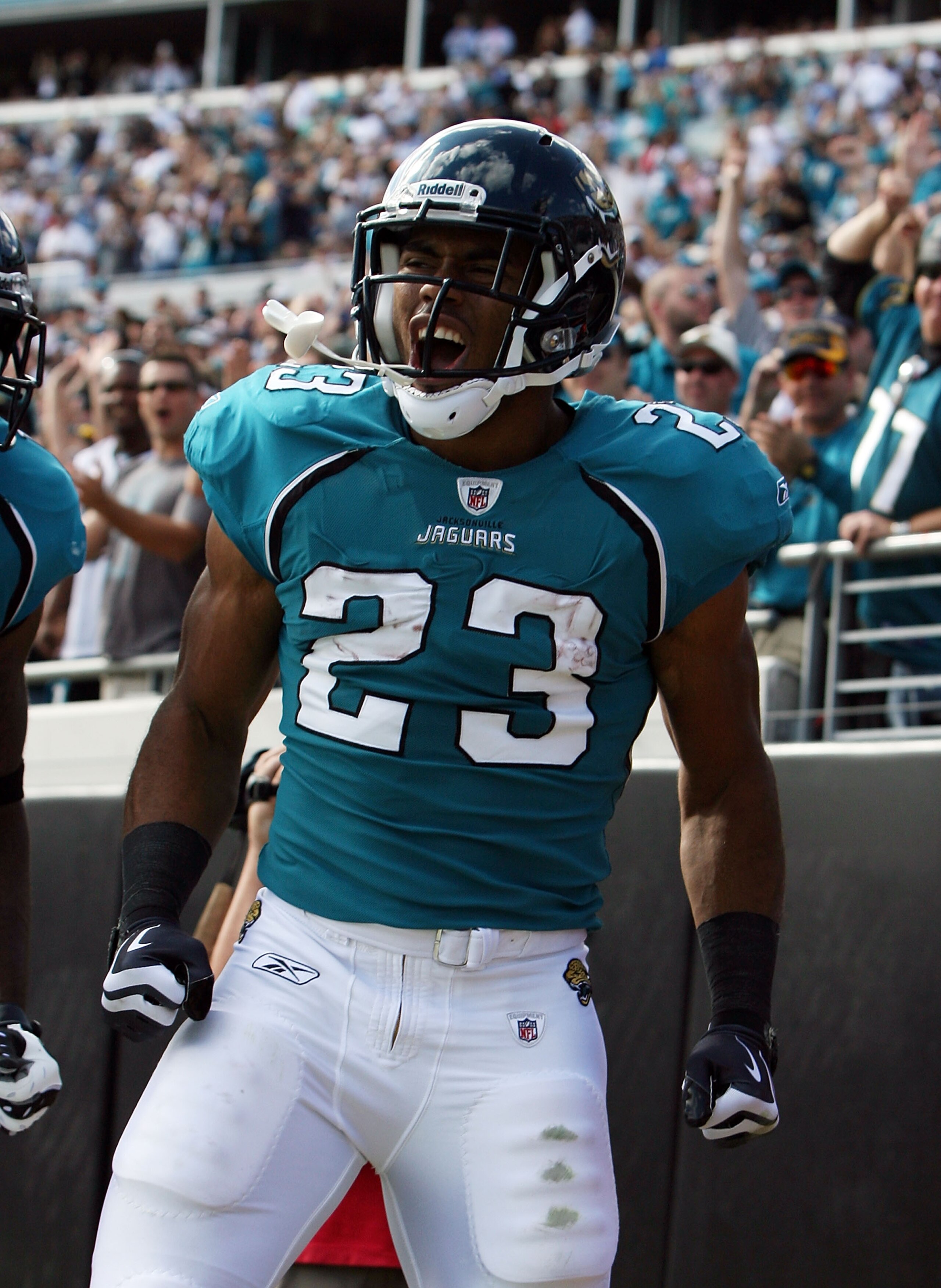JACKSONVILLE, FL - NOVEMBER 08:  Running back Rashad Jennings #23 of the Jacksonville Jaguars celebrates his first quarter touchdown run against the Kansas City Chiefs at Jacksonville Municipal Stadium on November 8, 2009 in Jacksonville, Florida.  (Photo