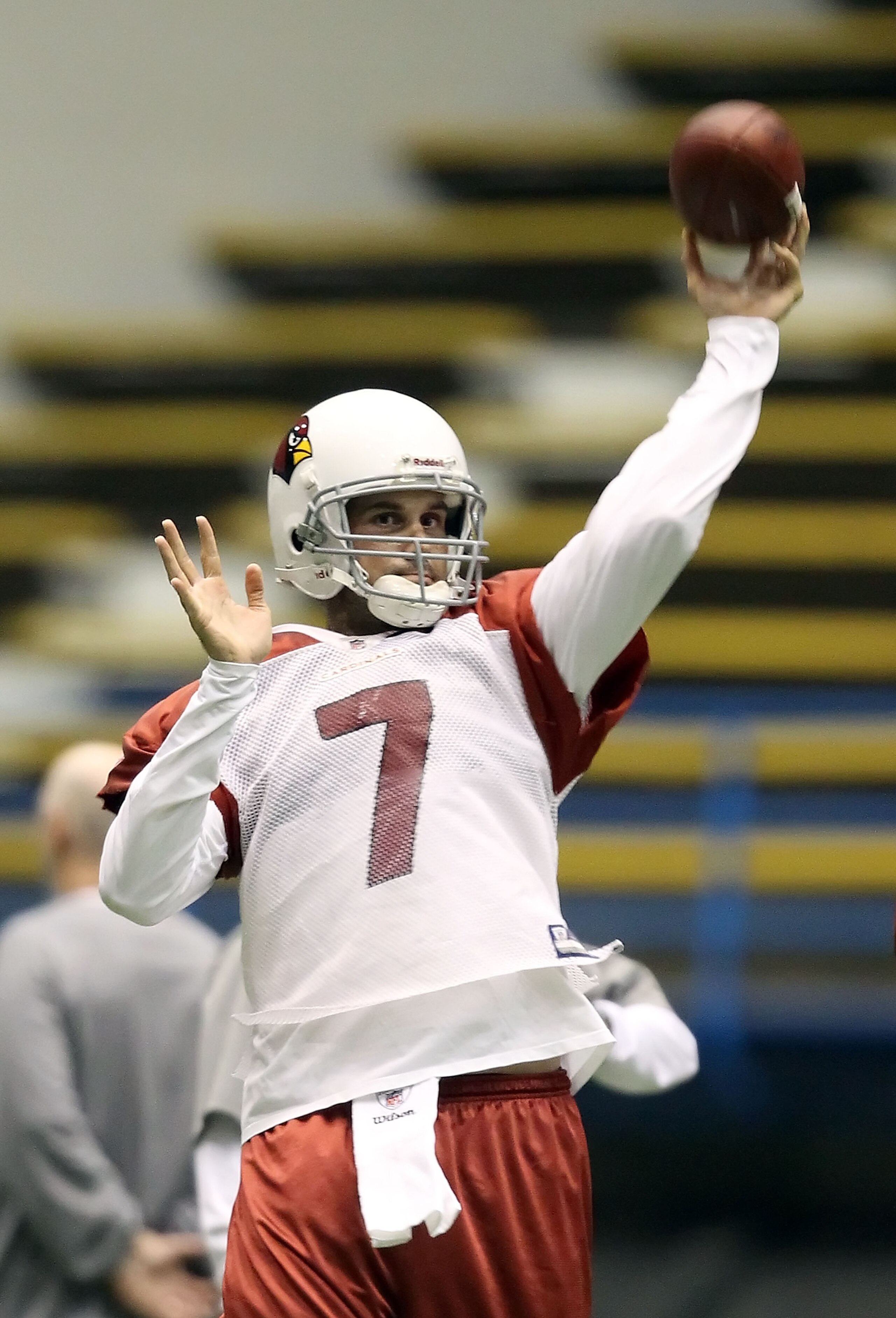 FLAGSTAFF, AZ - AUGUST 02:  Quarterback Matt Leinart #7 of the Arizona Cardinals practices in the team training camp at Northern Arizona University Walkup Skydome on August 2, 2010 in Flagstaff, Arizona.  (Photo by Christian Petersen/Getty Images)