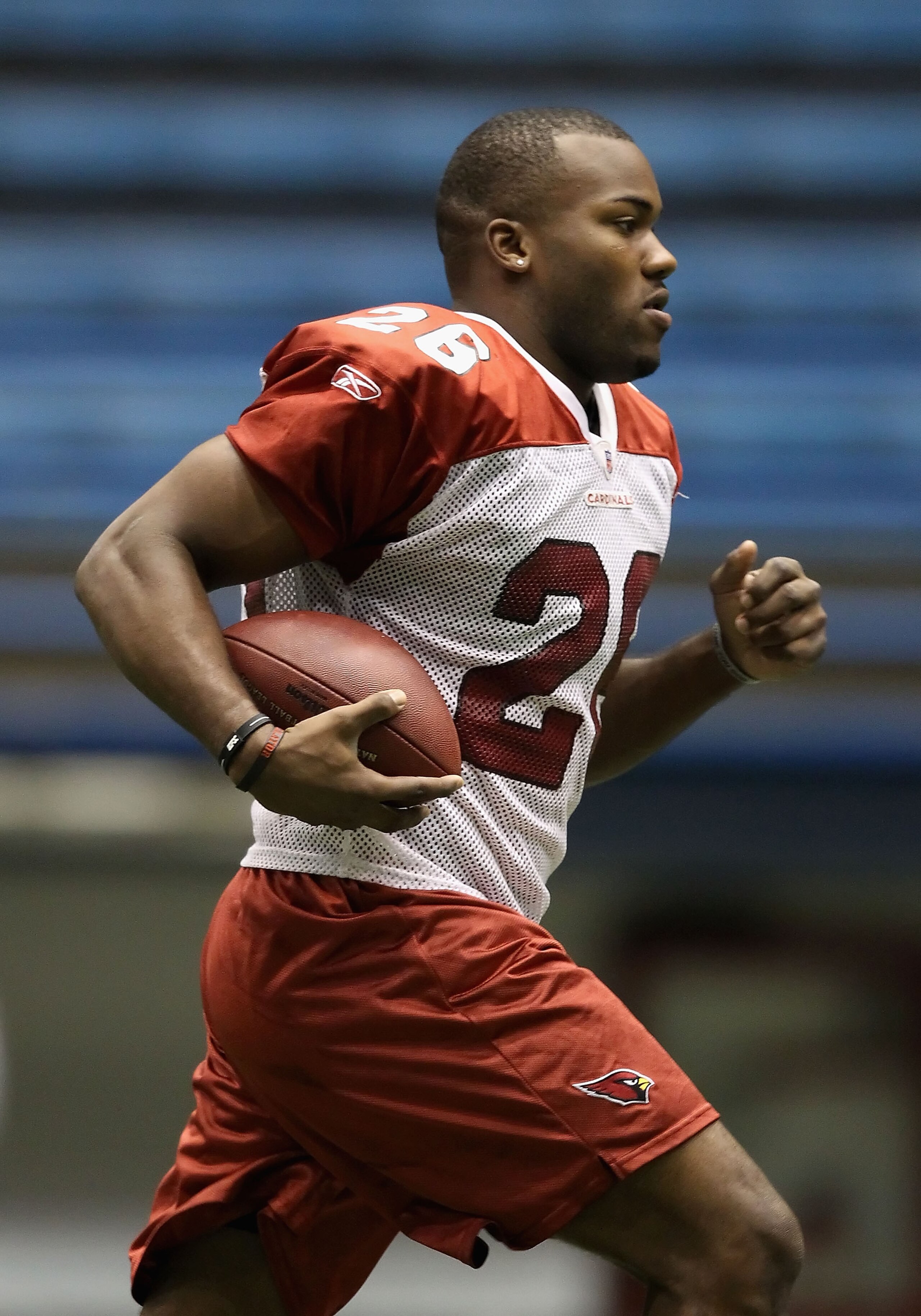 FLAGSTAFF, AZ - AUGUST 02:  Runningback Beanie Wells #26 of the Arizona Cardinals practices in the team training camp at Northern Arizona University Walkup Skydome on August 2, 2010 in Flagstaff, Arizona.  (Photo by Christian Petersen/Getty Images)