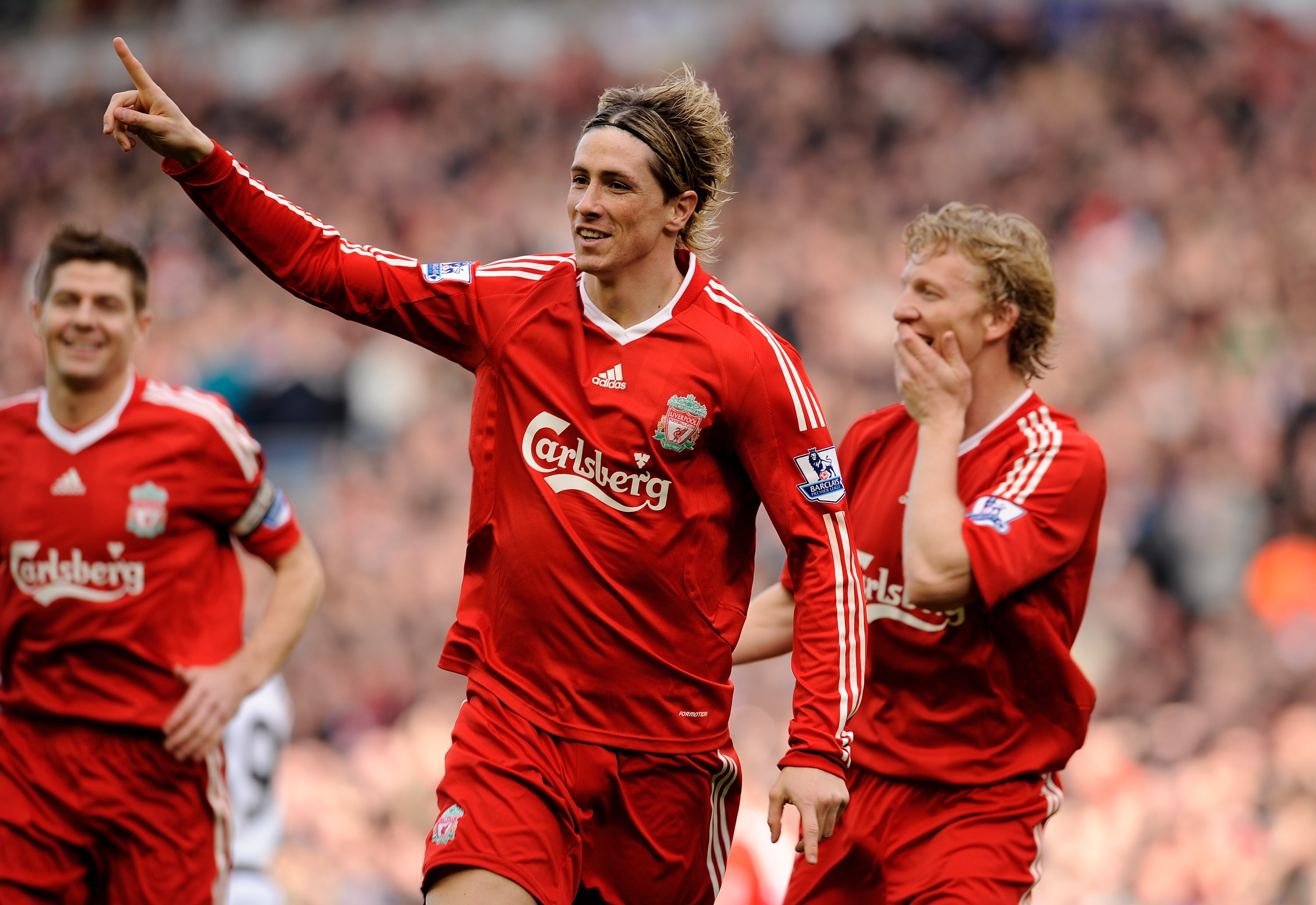 LIVERPOOL, ENGLAND - MARCH 28:  Fernando Torres of Liverpool celebrates scoring the opening goal during the Barclays Premier League match between Liverpool and Sunderland at Anfield on March 28, 2010 in Liverpool, England.  (Photo by Michael Regan/Getty I