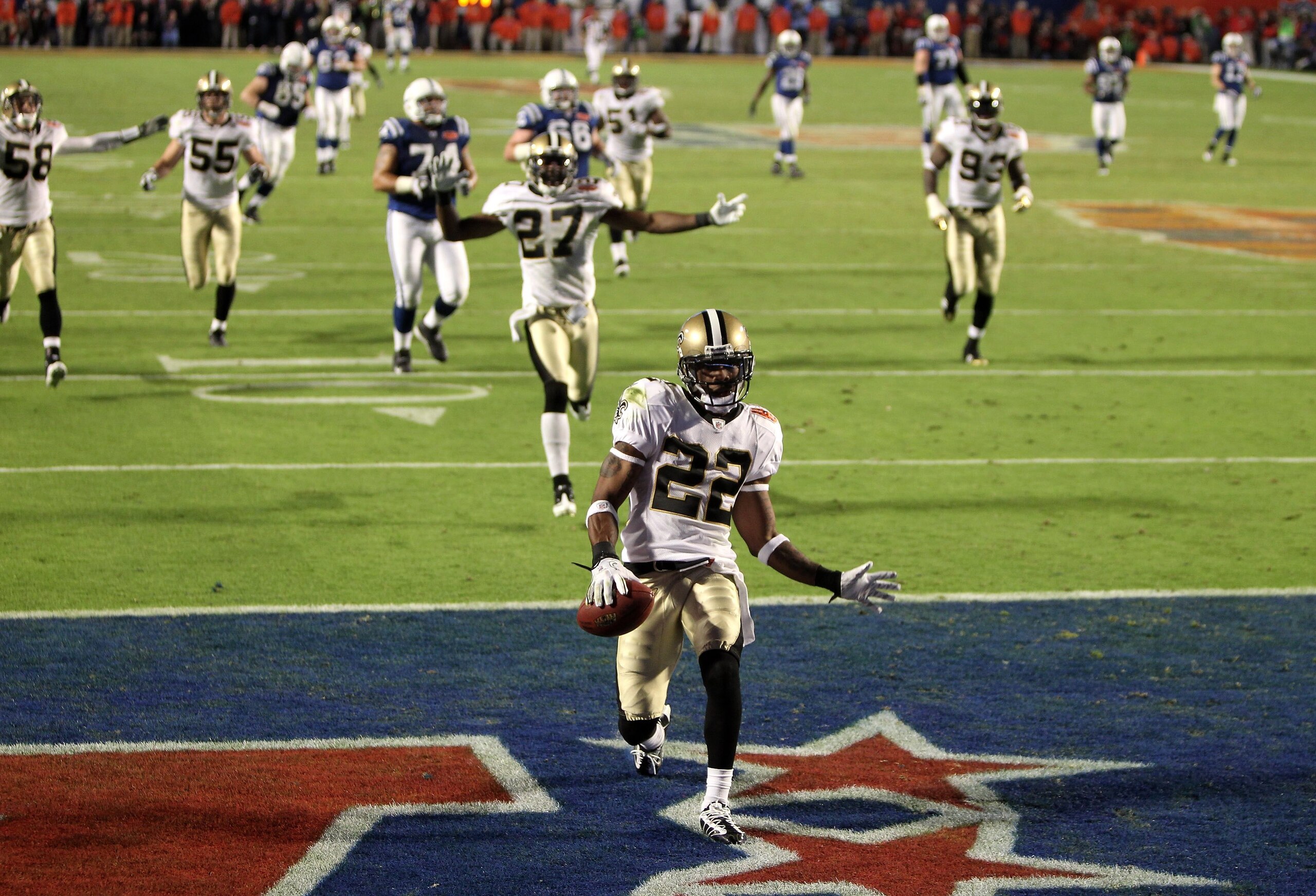 MIAMI GARDENS, FL - FEBRUARY 07: Tracy Porter #22 of the New Orleans Saints returns a interception for touchdown against of the Indianapolis Colts during Super Bowl XLIV on February 7, 2010 at Sun Life Stadium in Miami Gardens, Florida. (Photo by Ezra S MIAMI GARDENS, FL - FEBRUARY 07: Tracy Porter #22 of the New Orleans Saints returns a interception for touchdown against of the Indianapolis Colts during Super Bowl XLIV on February 7, 2010 at Sun Life Stadium in Miami Gardens, Florida. (Photo by Ezra S
