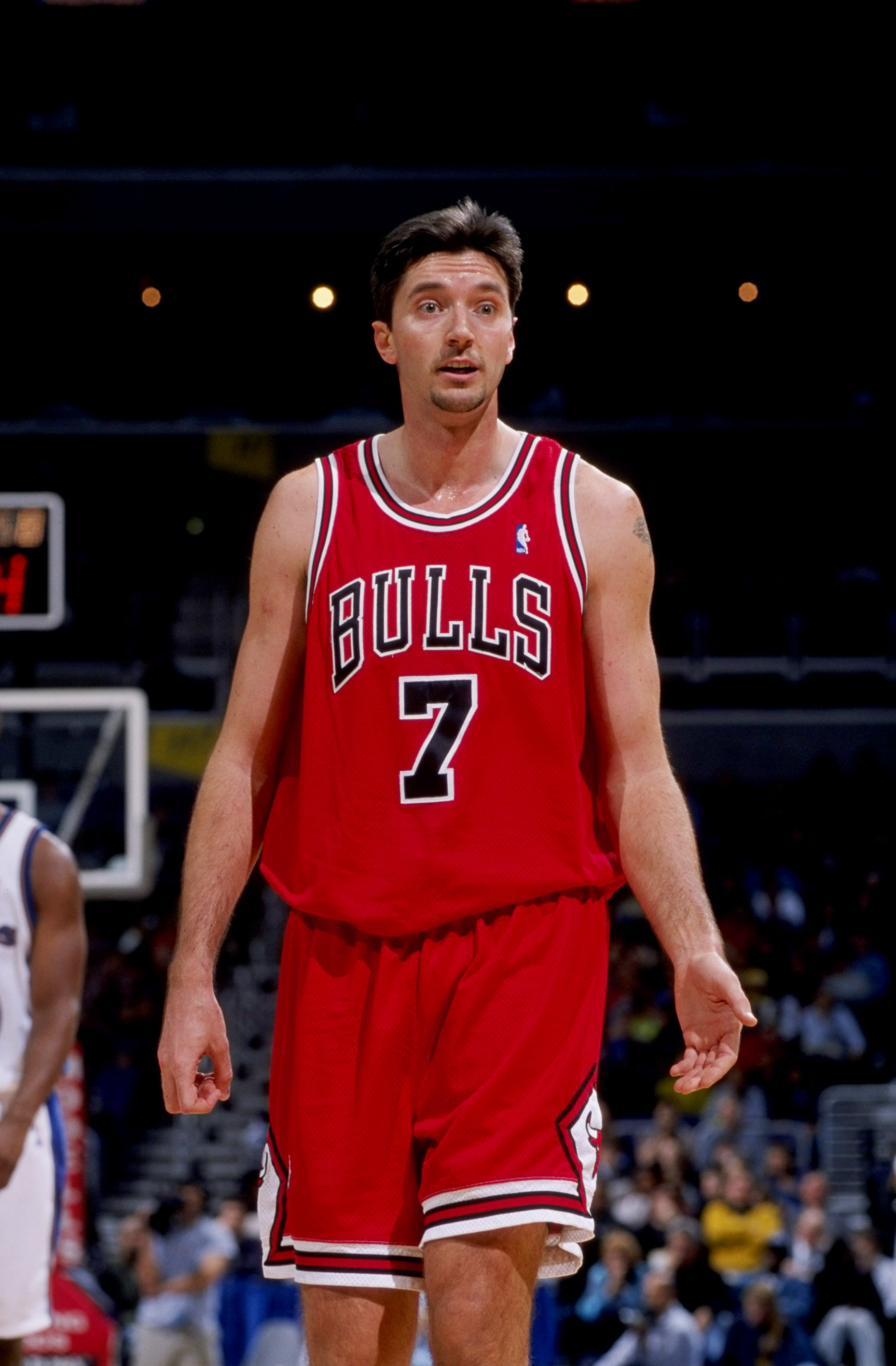 19 Feb 1999:  Toni Kukoc #7 of the Chicago Bulls looking on during the game against the Washington Wizards at the MCI Center in Washington, D.C. The Wizards defeated the Bull 93-91.  Mandatory Credit: Doug Pensinger  /Allsport